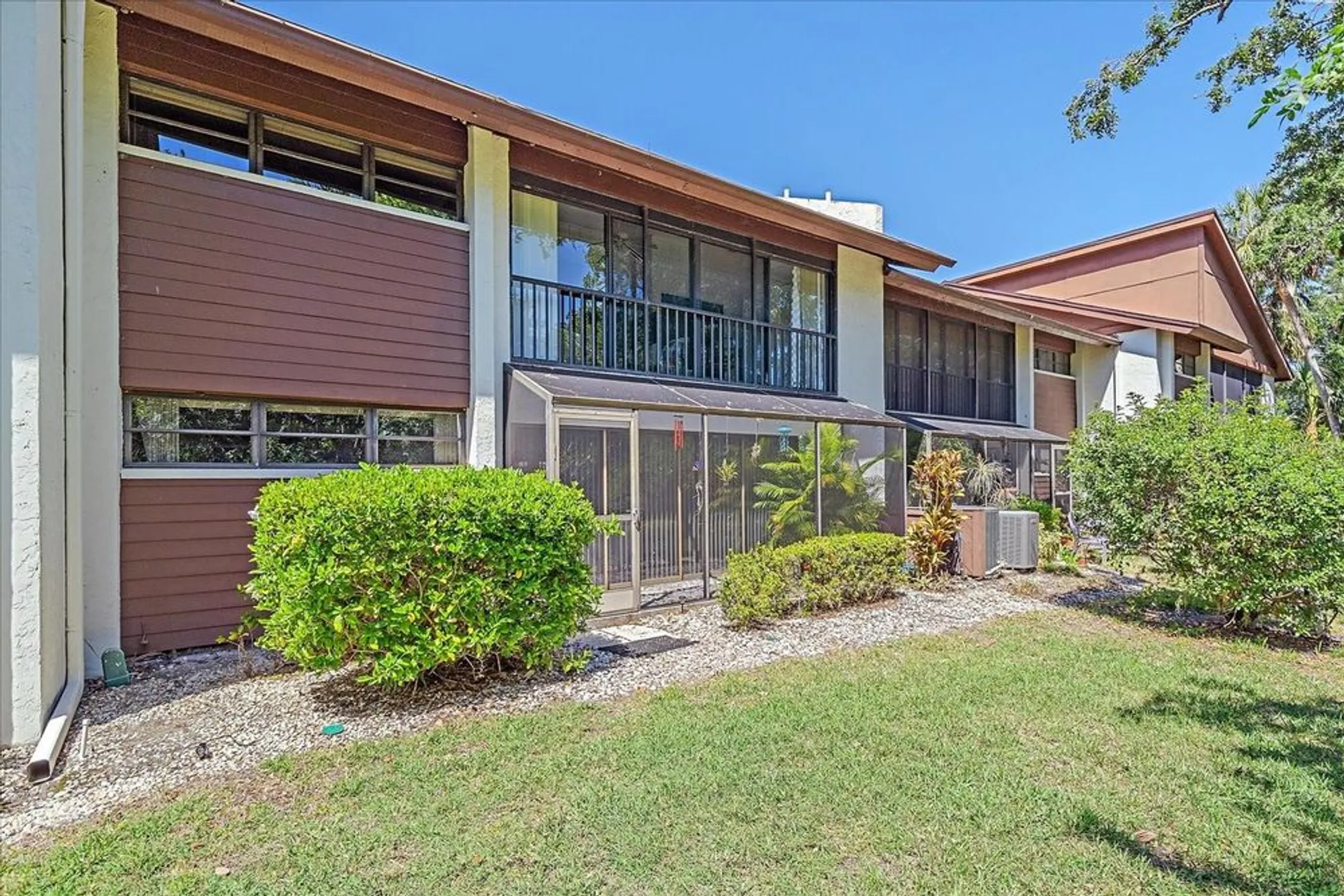 Property Slideshow image 29 of 34 | 6040 oak creek ln 1822, Bradenton, FL, 34210