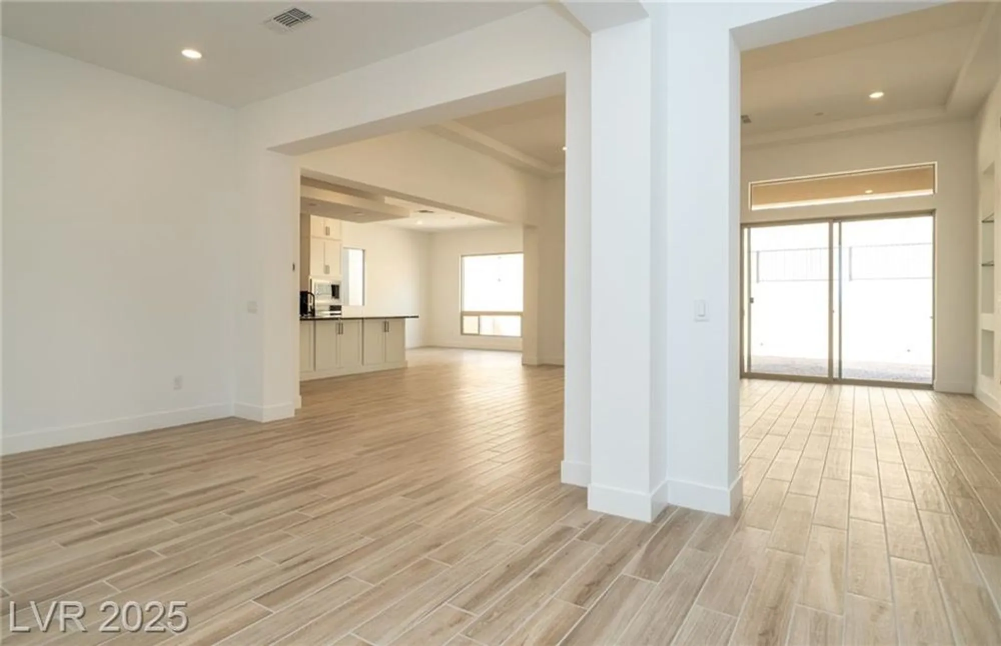 Property Slideshow image 5 of 10 | 189 mirage view dr, Henderson, NV, 89011