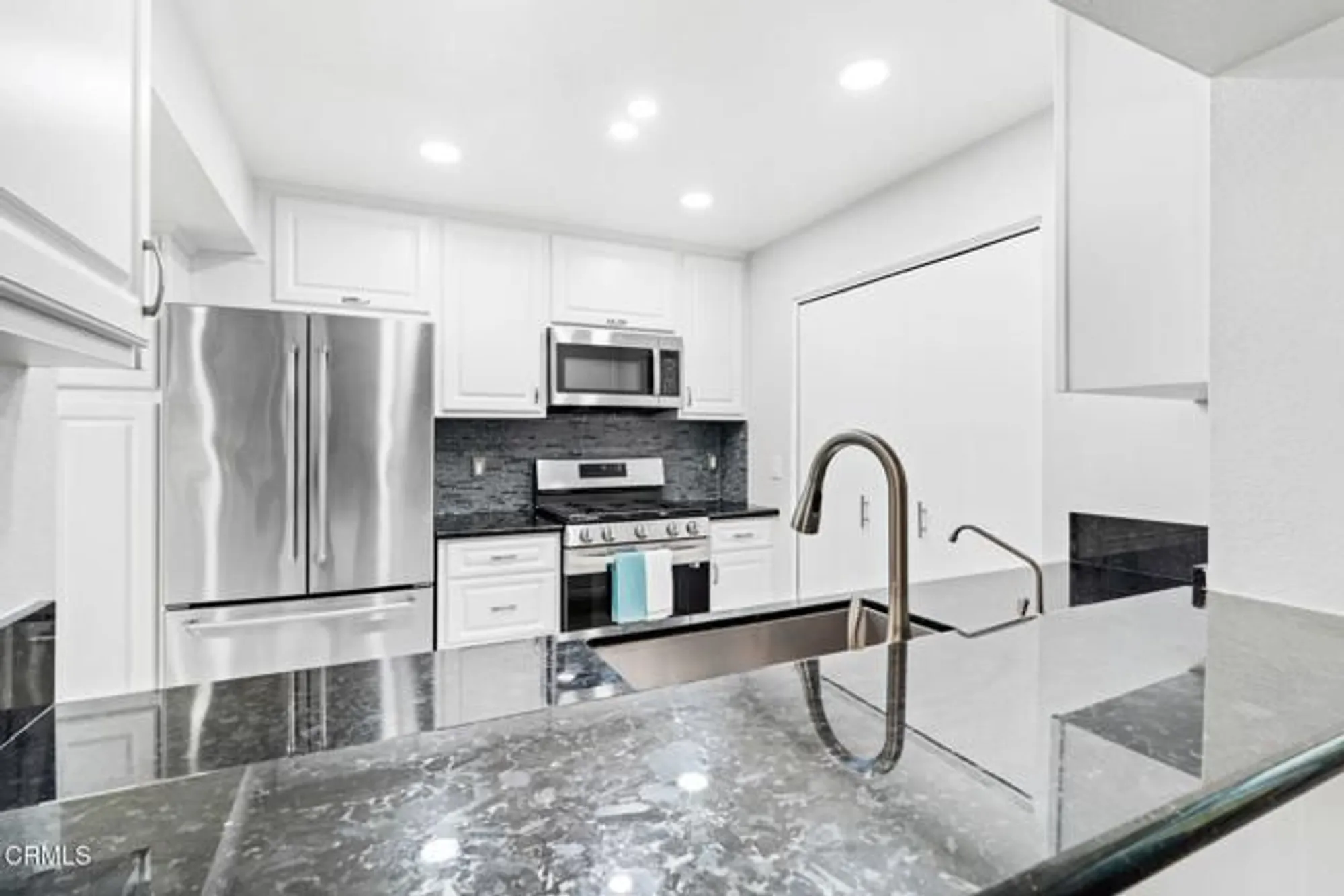 Property Slideshow image 26 of 53 | 2151 martinique ln, Oxnard, CA, 93035