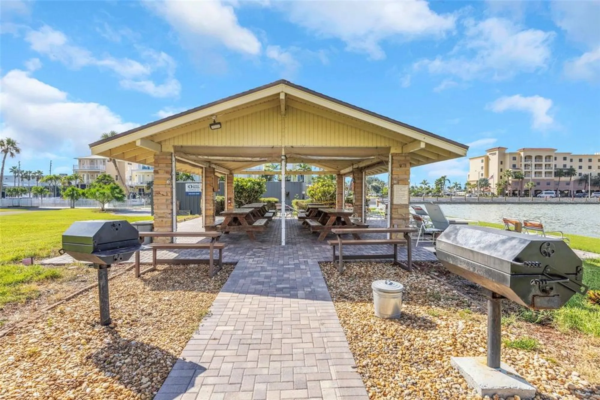 Property Slideshow image 61 of 95 | 4550 cove cir apt 207, St Petersburg, FL, 33708