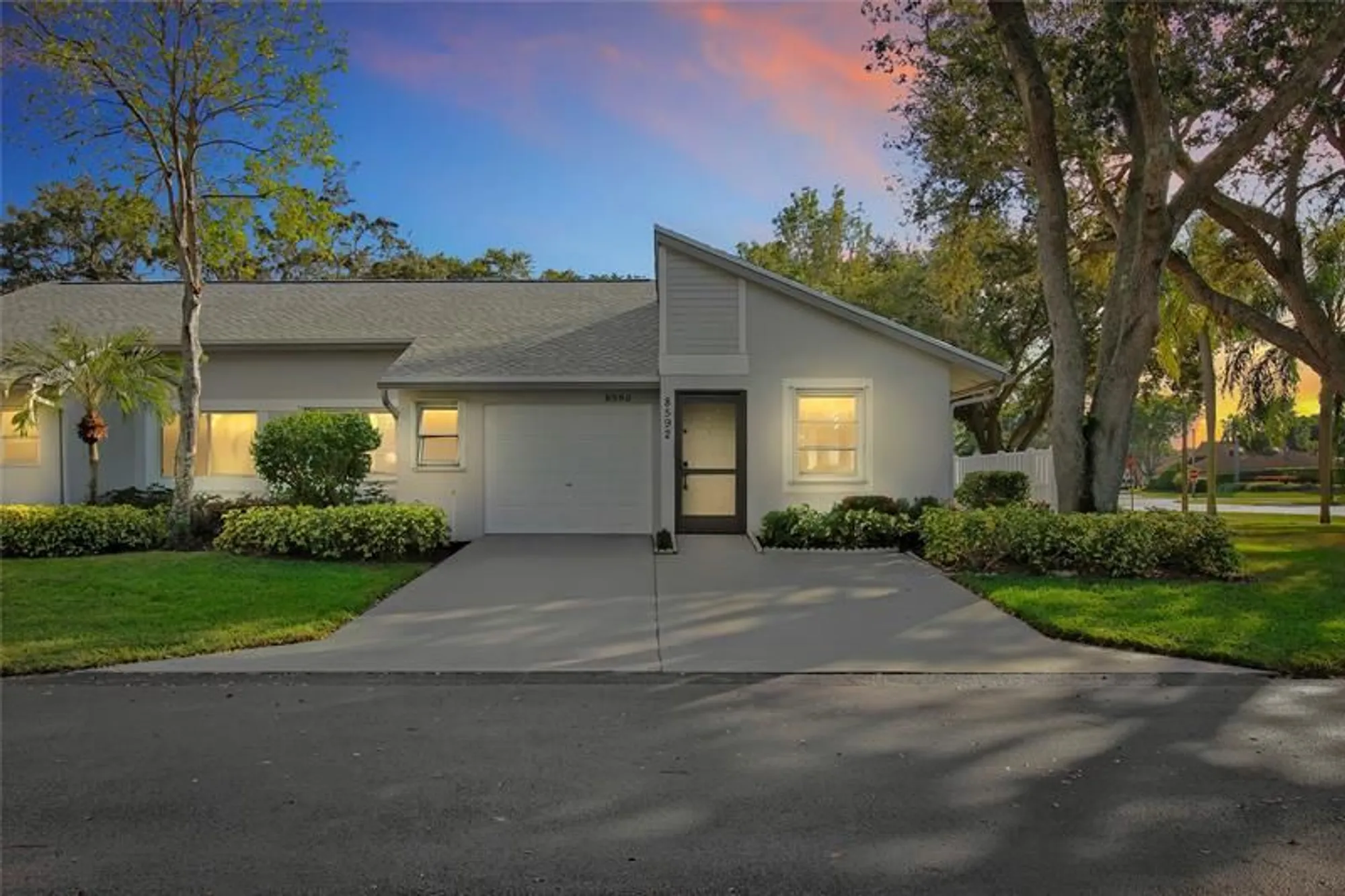 Property Slideshow image 1 of 39 | 8592 flamingo dr, Boca Raton, FL, 33496