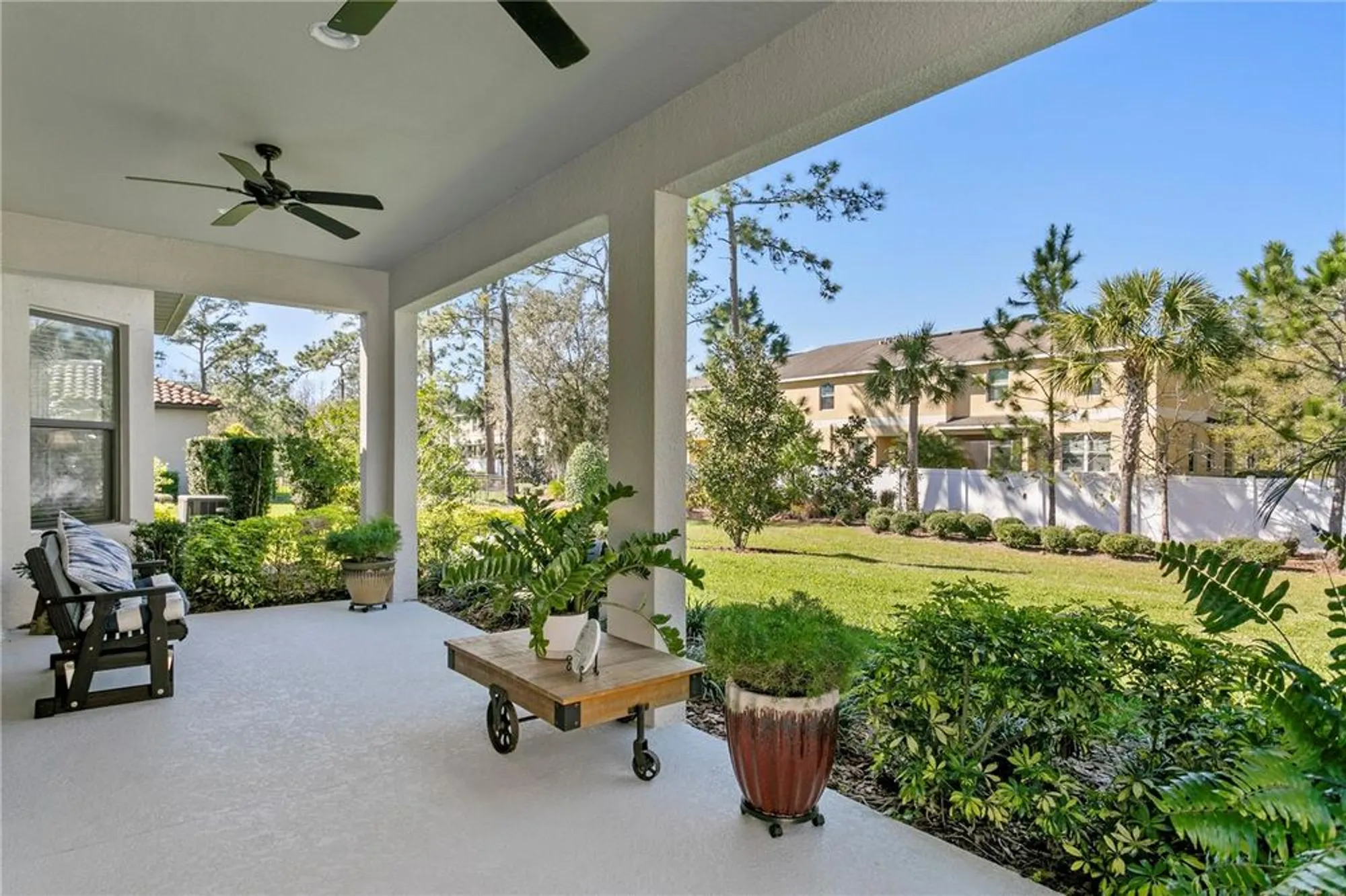 Property Slideshow image 35 of 68 | 20173 umbria hill dr, Tampa, FL, 33647