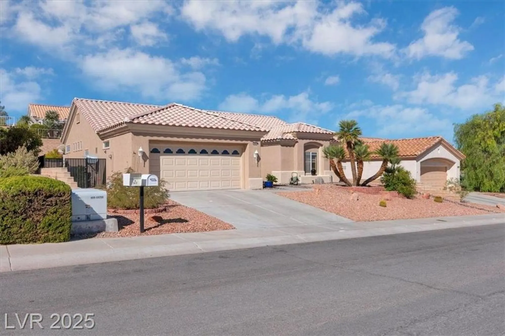 Property Slideshow image 33 of 46 | 2621 hanging rock dr, Las Vegas, NV, 89134