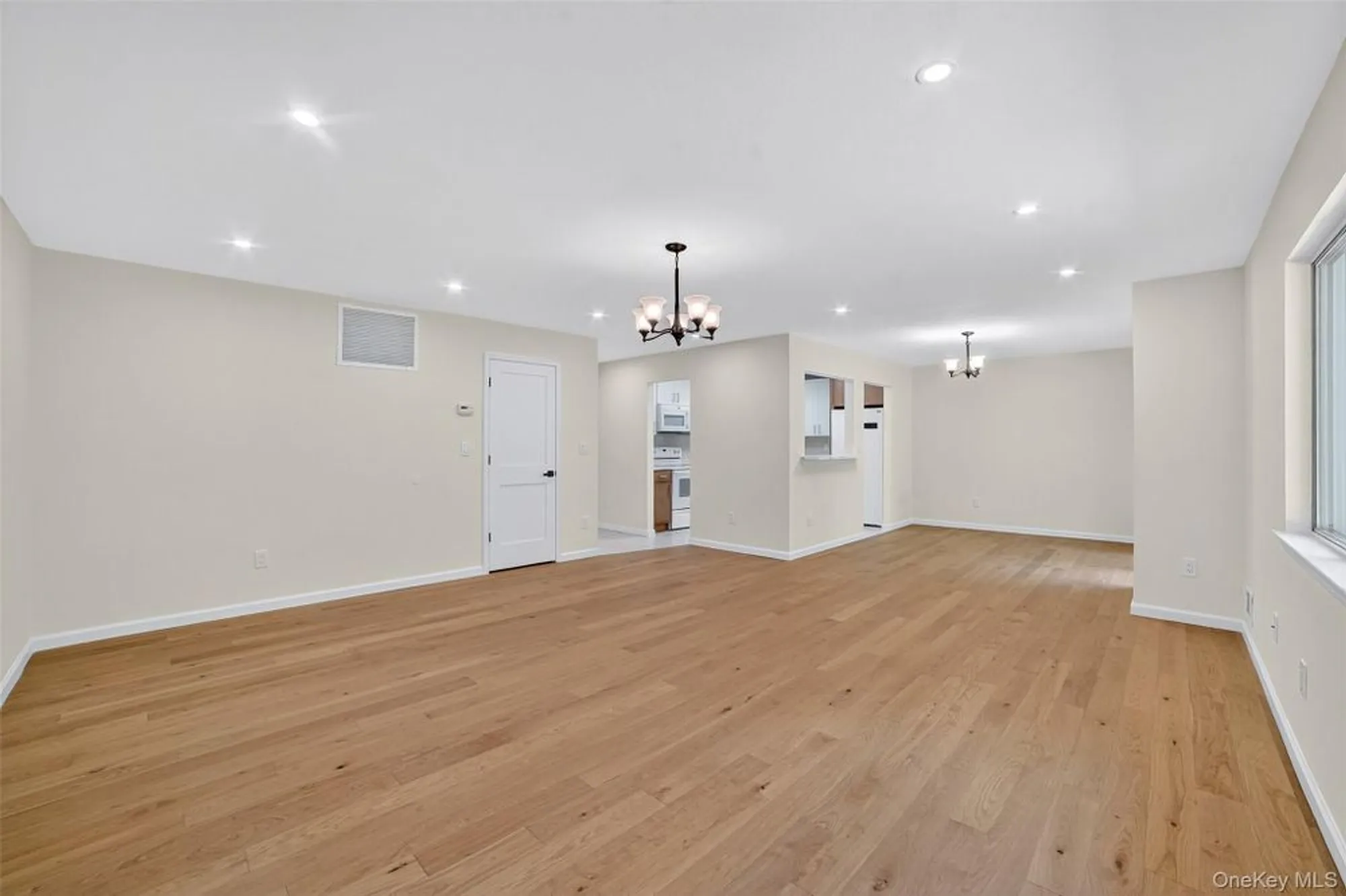 Property Slideshow image 8 of 40 | 159 carriage ct c, Yorktown Heights, NY, 10598