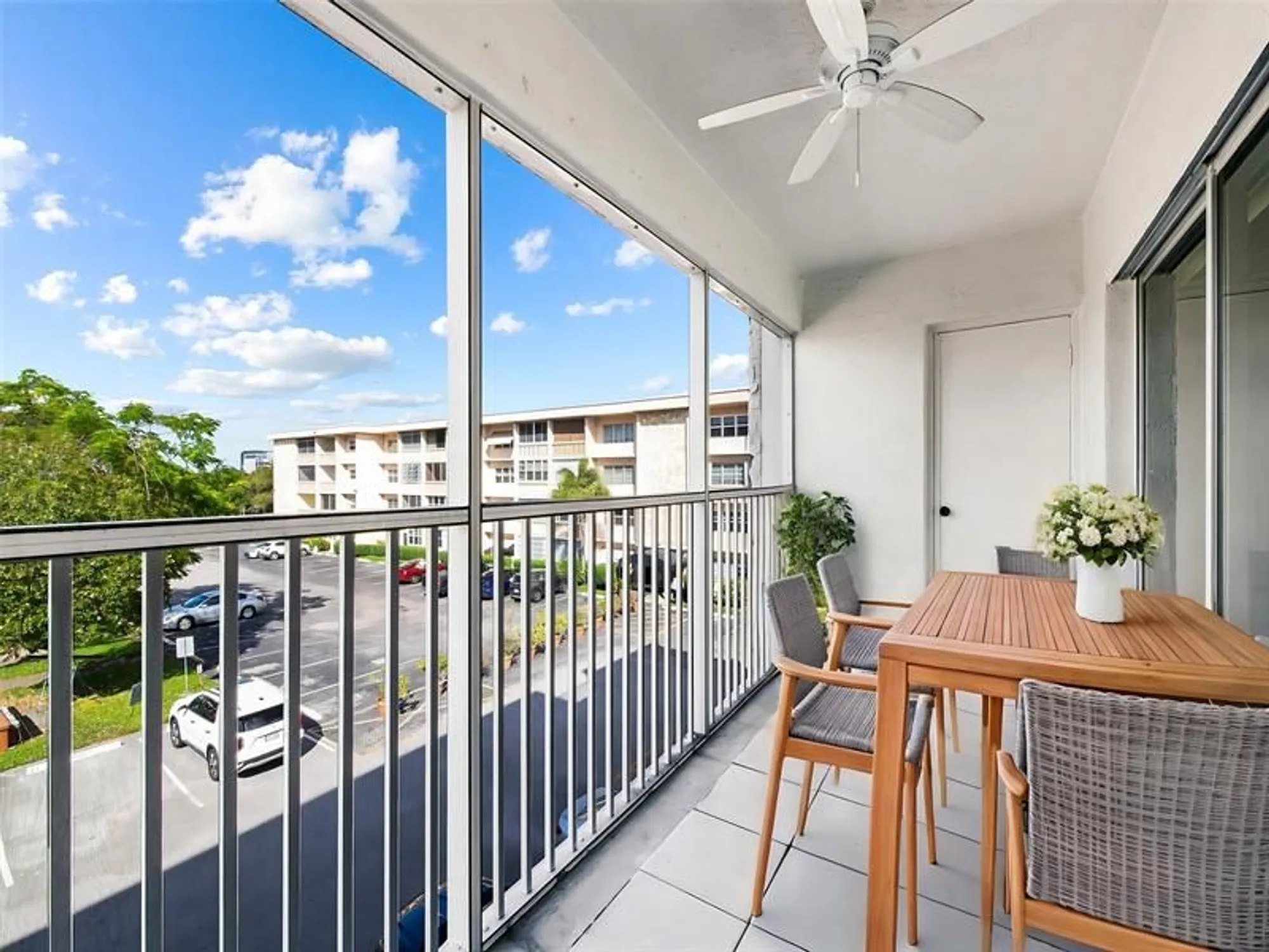 Property Slideshow image 9 of 23 | 329 se 3rd st 305p, Hallandale Beach, FL, 33009