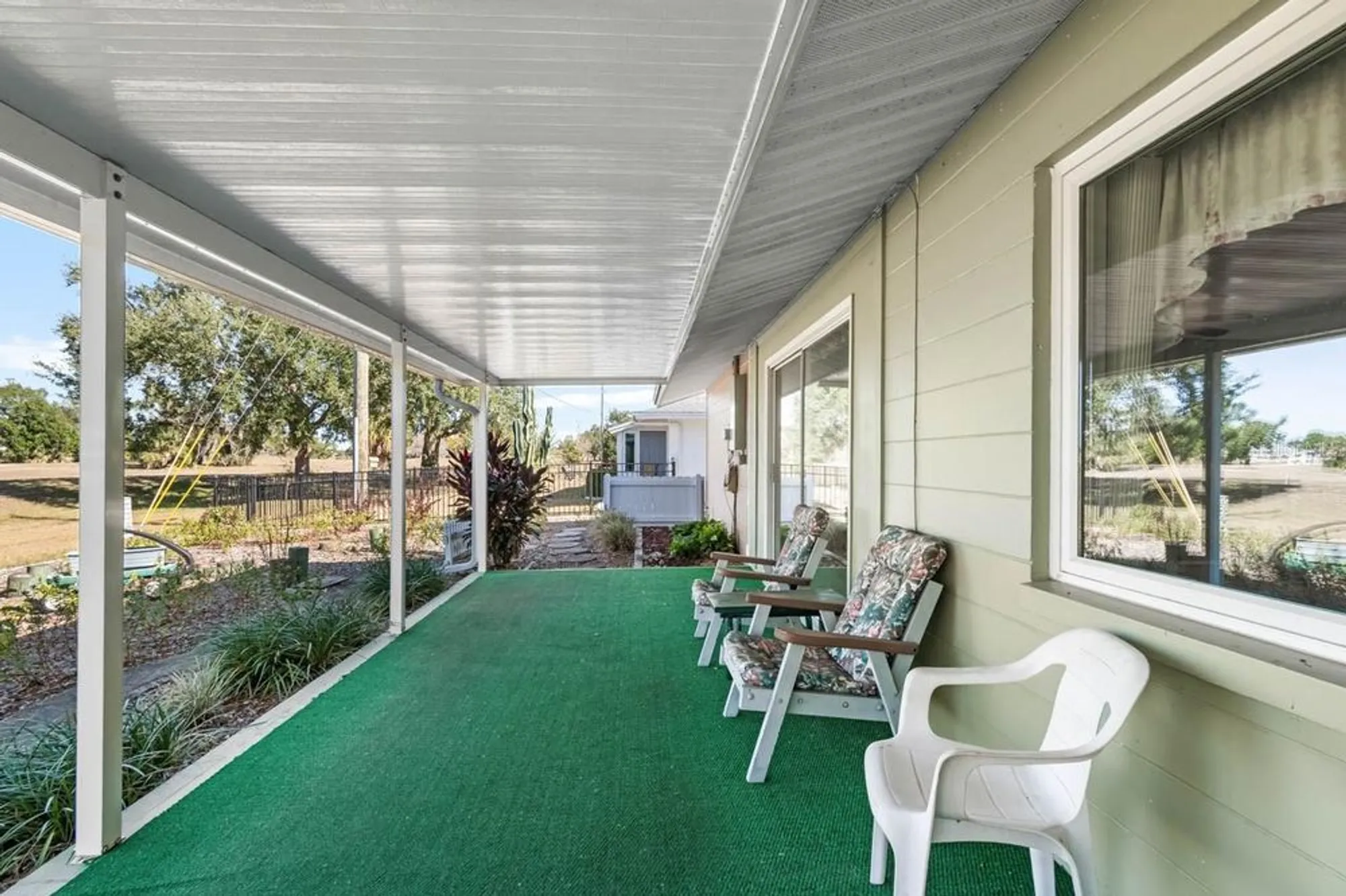 Property Slideshow image 46 of 80 | 829 fox hills dr, Sun City Center, FL, 33573