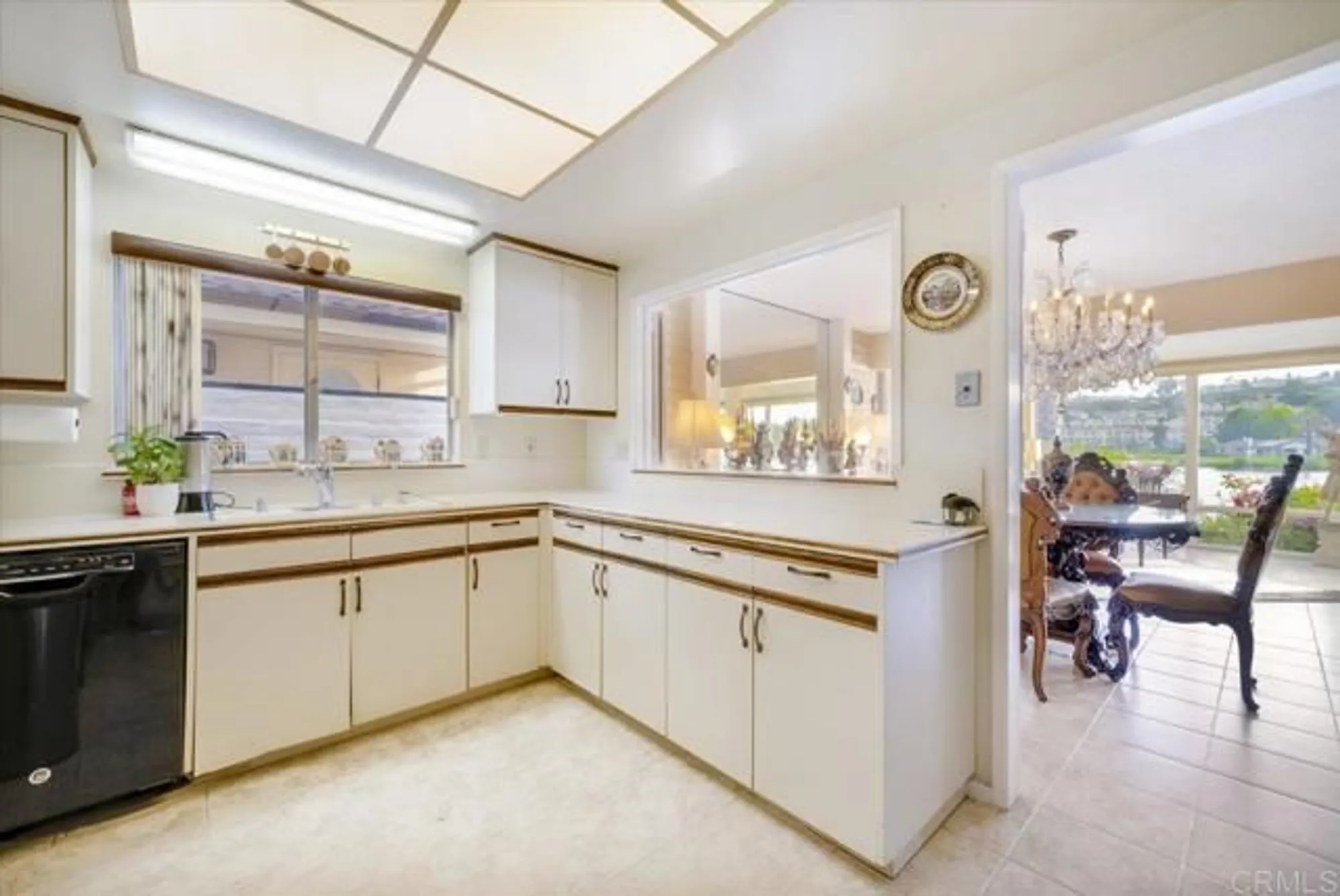Property Slideshow image 27 of 73 | 1499 la linda dr, San Marcos, CA, 92078
