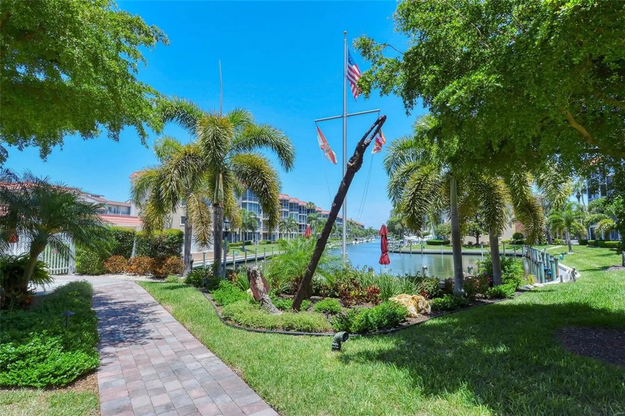 Property Slideshow image 26 of 65 | 1300 n portofino dr apt 103, Sarasota, FL, 34242