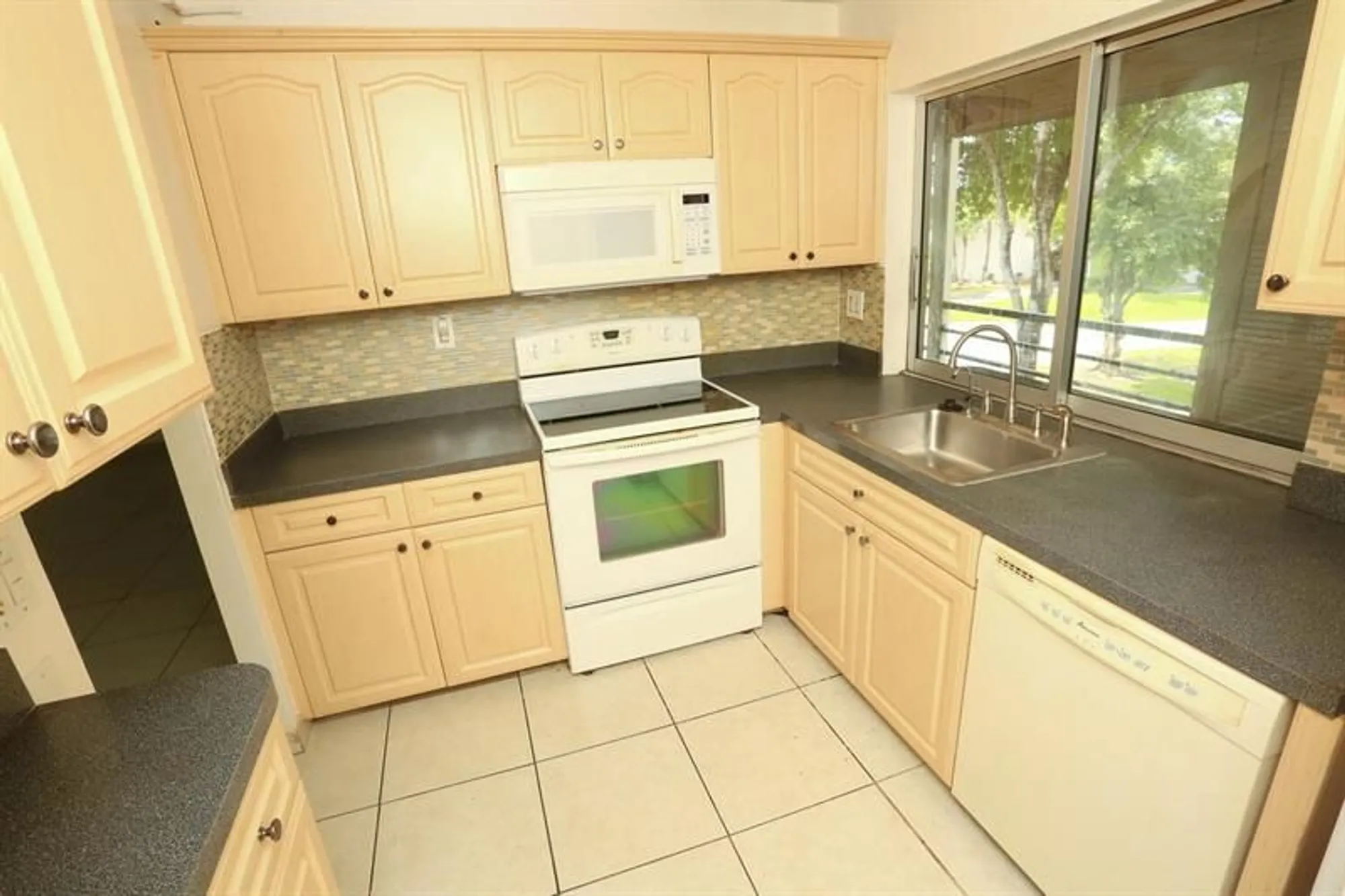 Property Slideshow image 14 of 30 | 9151 lime bay blvd 310, Tamarac, FL, 33321