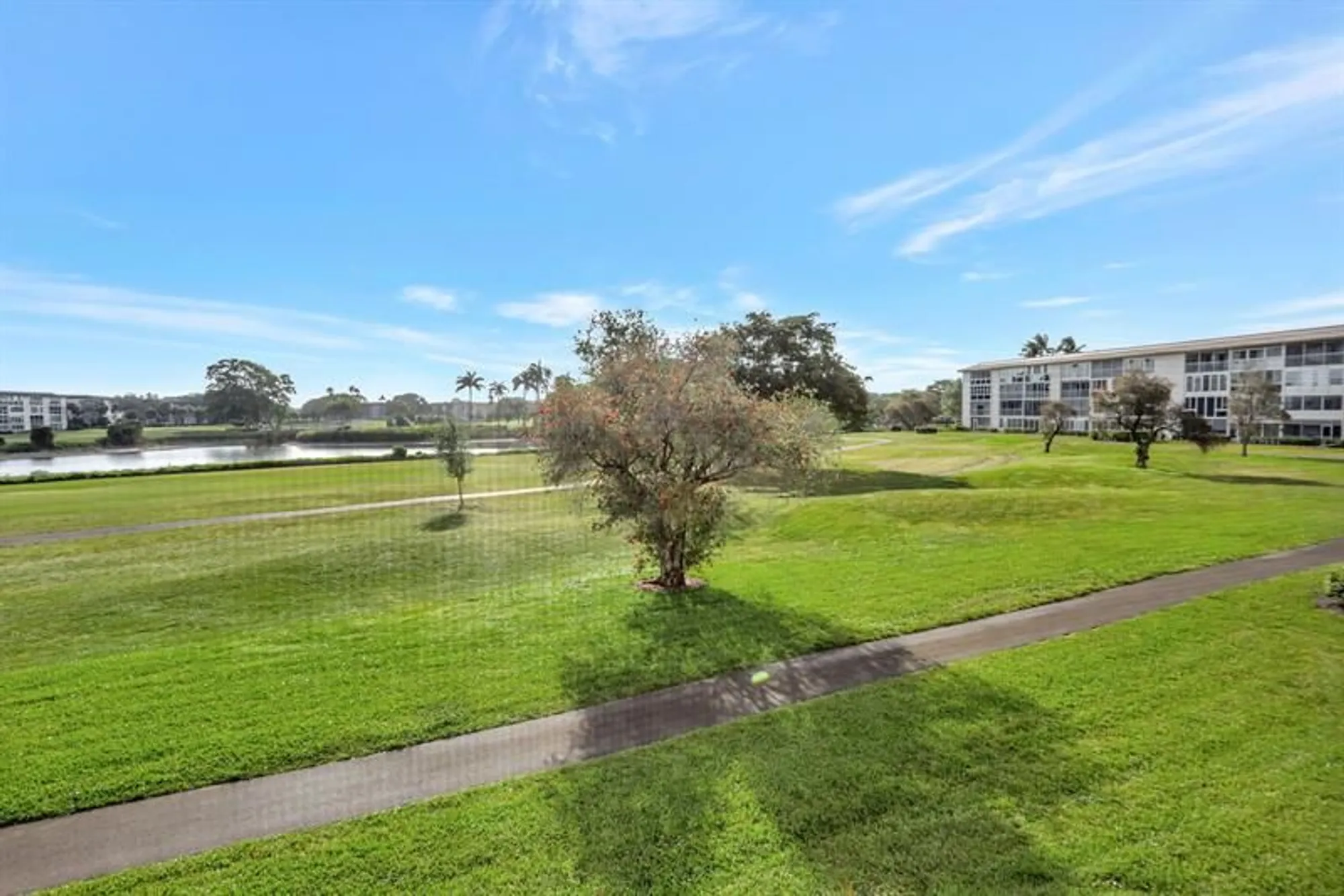 Property Slideshow image 14 of 67 | 2802 victoria way e2, Coconut Creek, FL, 33066