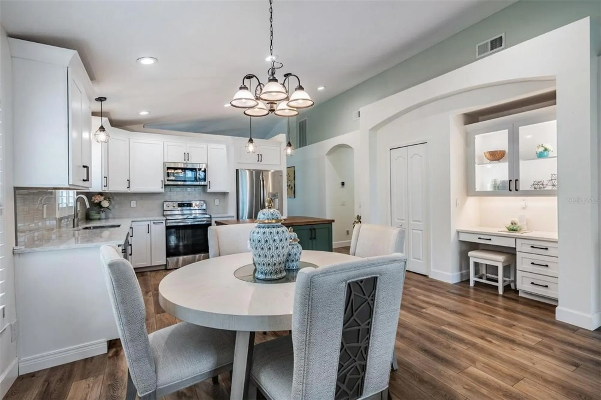 Property Slideshow image 10 of 55 | 1043 dustan pl, Trinity, FL, 34655