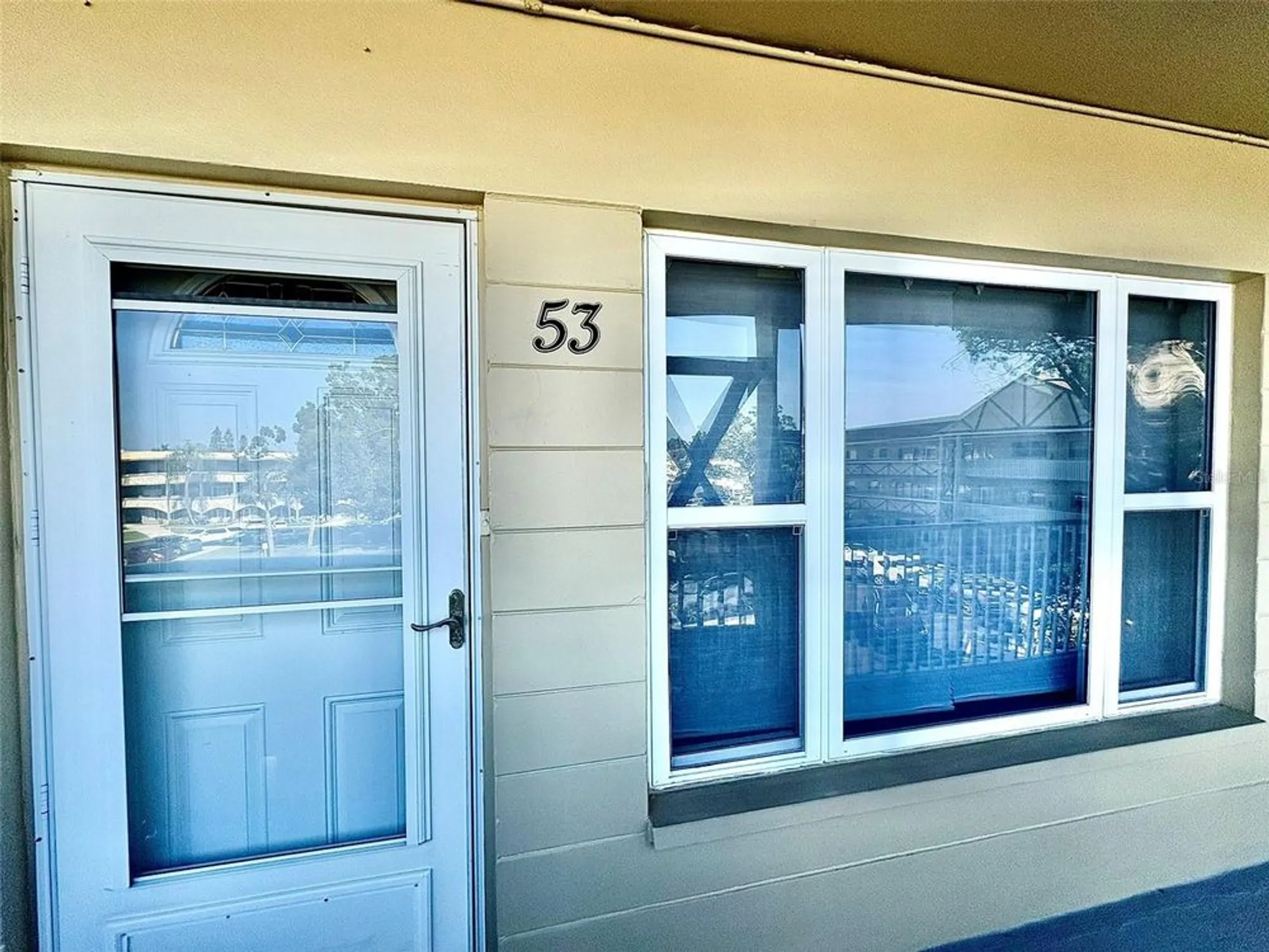 Property Slideshow image 5 of 55 | 2463 brazilia dr 53, Clearwater, FL, 33763