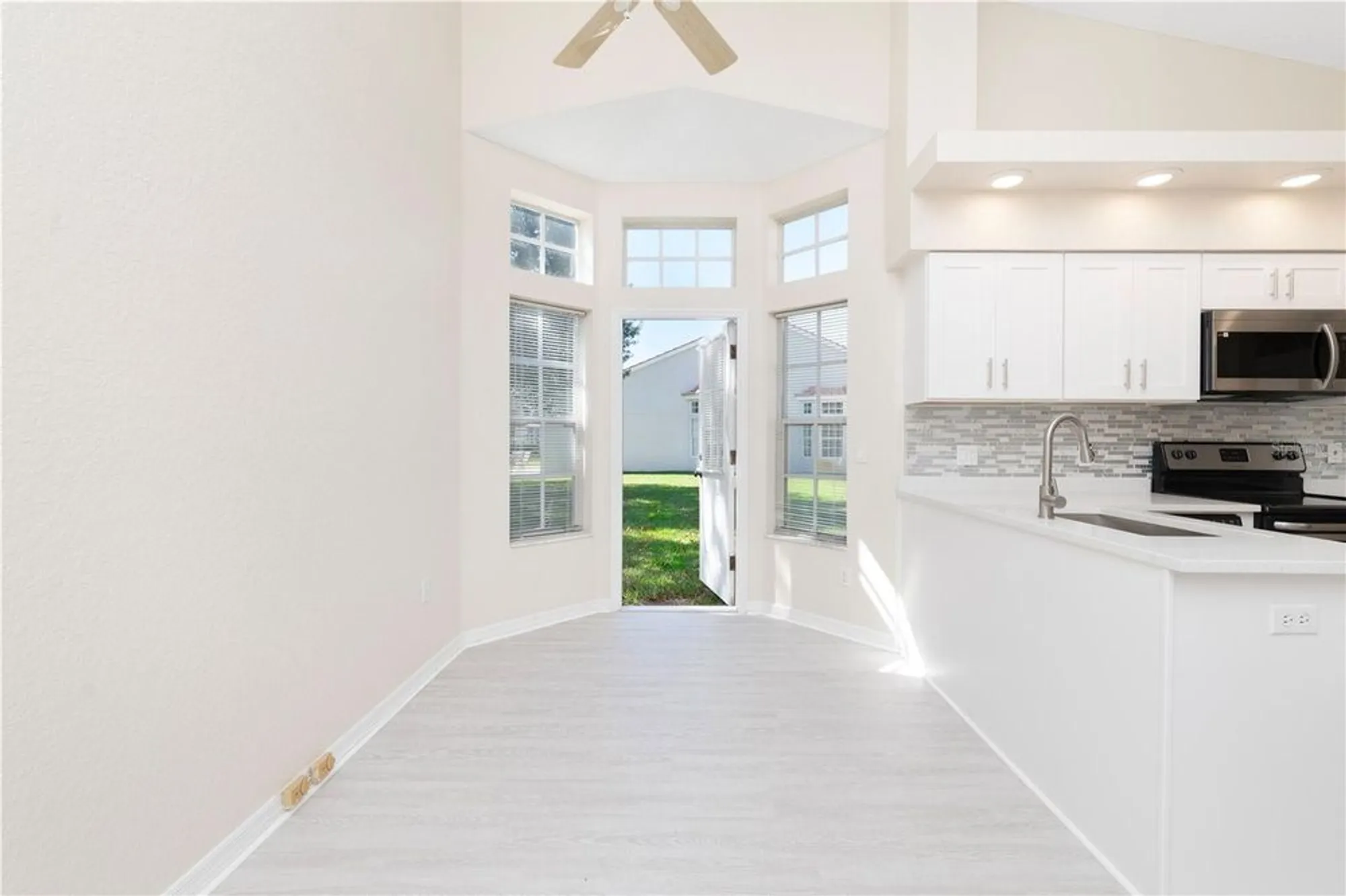 Property Slideshow image 15 of 52 | 9390 mississippi run, Weeki Wachee, FL, 34613