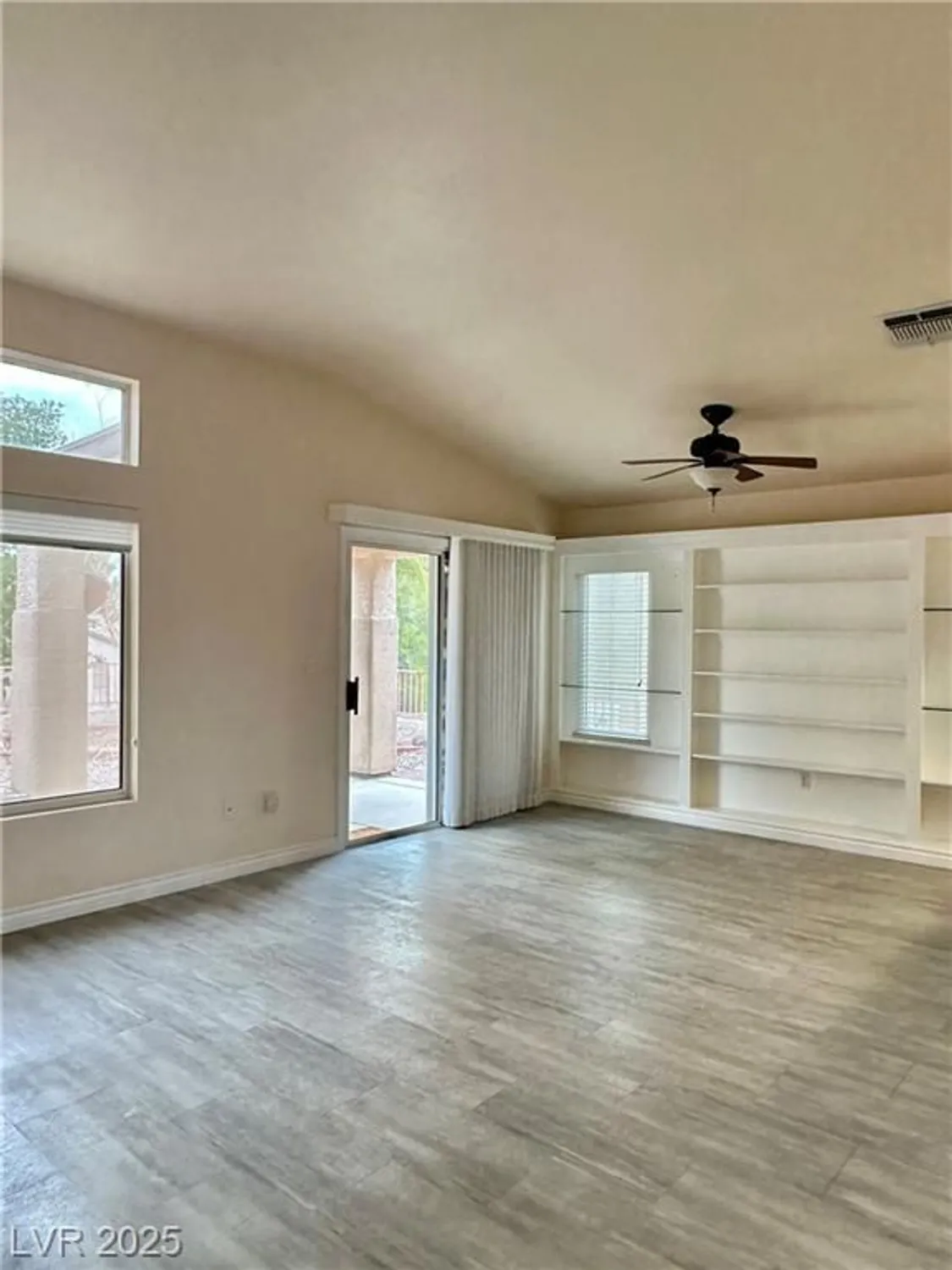 Property Slideshow image 7 of 26 | 466 edgefield ridge pl, Henderson, NV, 89012