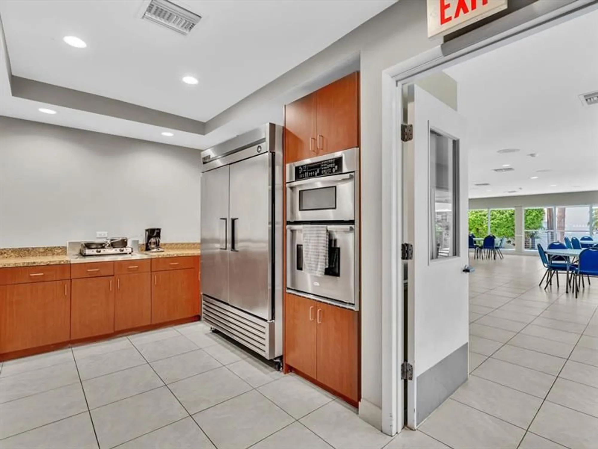 Property Slideshow image 39 of 61 | 3300 ne 36th st 302, Fort Lauderdale, FL, 33308