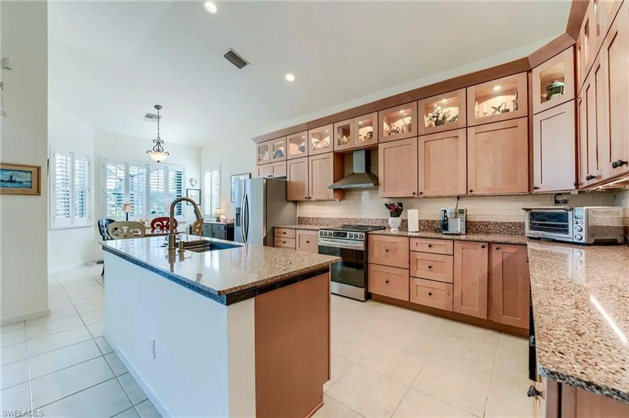 Property Slideshow image 10 of 49 | 3806 lakeview isle ct, Fort Myers, FL, 33905