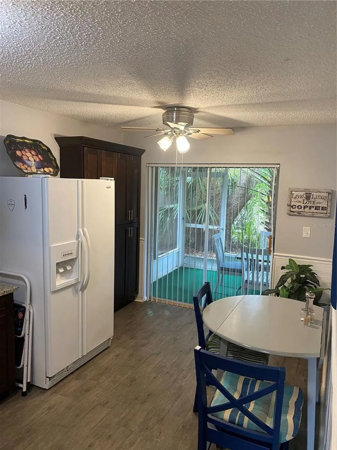 Property Slideshow image 16 of 38 | 832 cambridge ct, Dunedin, FL, 34698