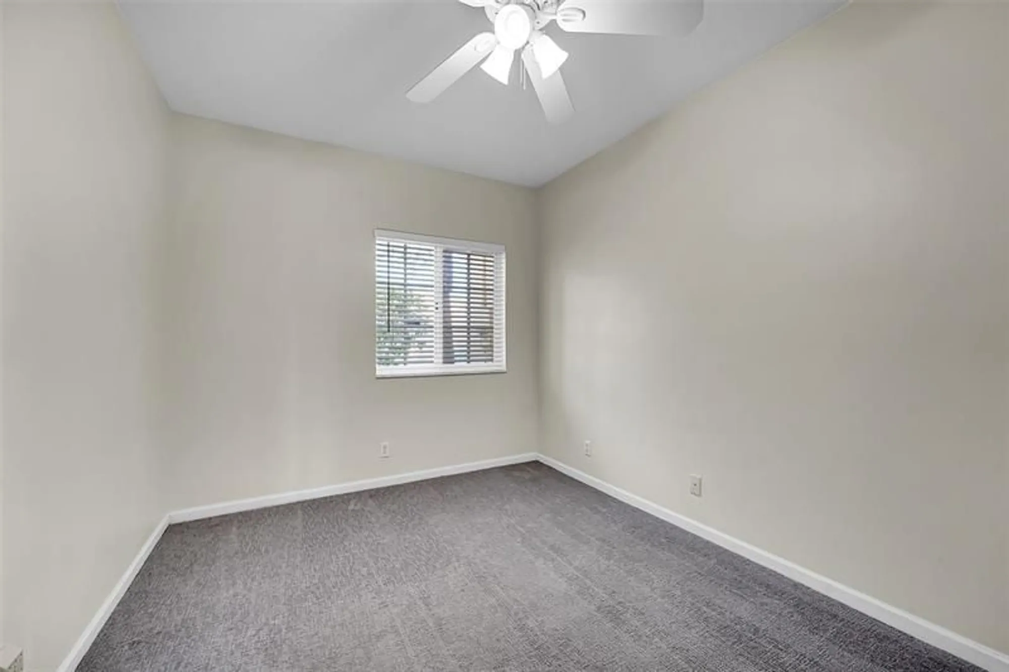 Property Slideshow image 13 of 36 | 9815 galleon dr, West Palm Beach, FL, 33411