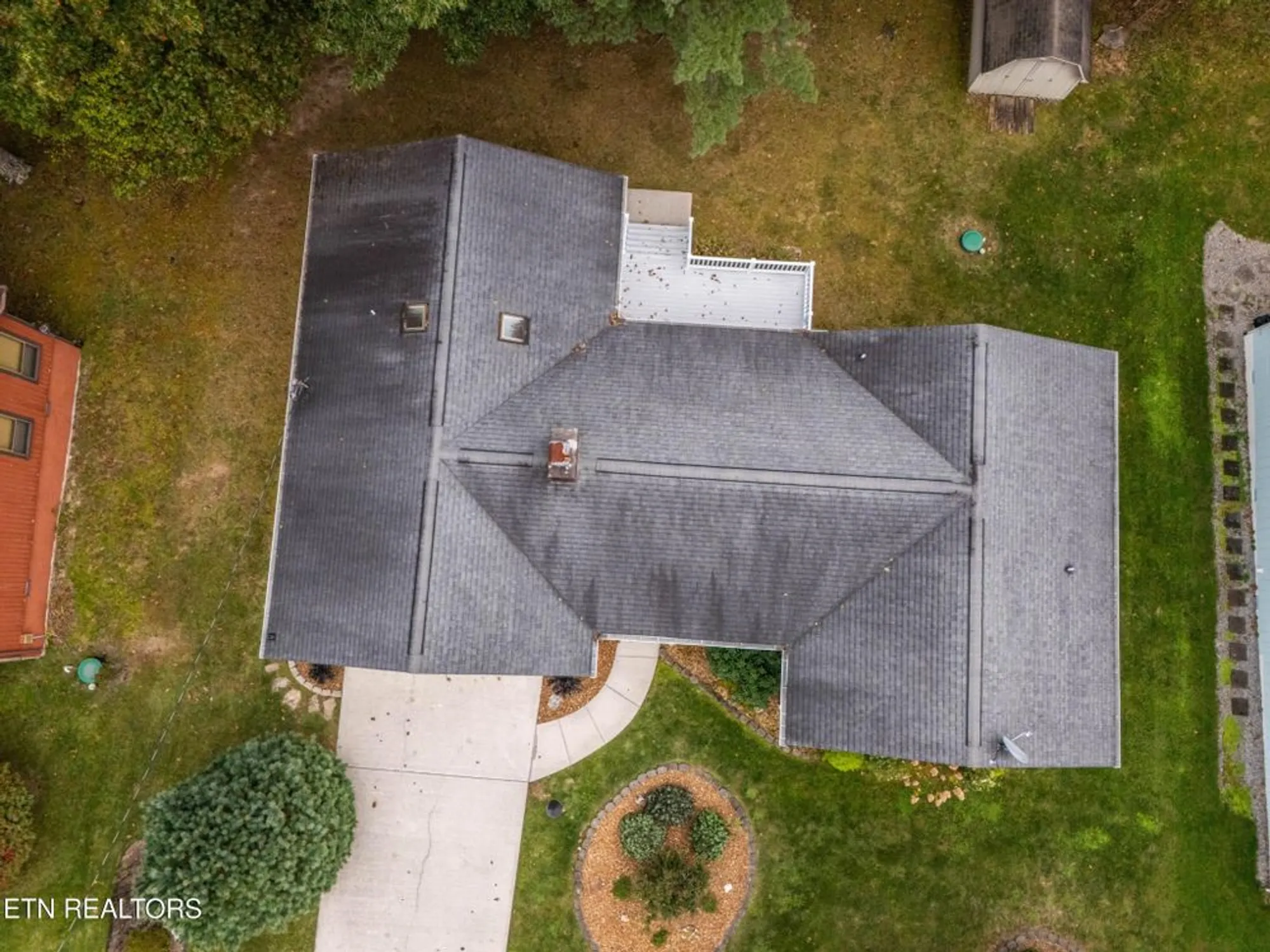 Property Slideshow image 28 of 29 | 238 lakeview dr, Crossville, TN, 38558