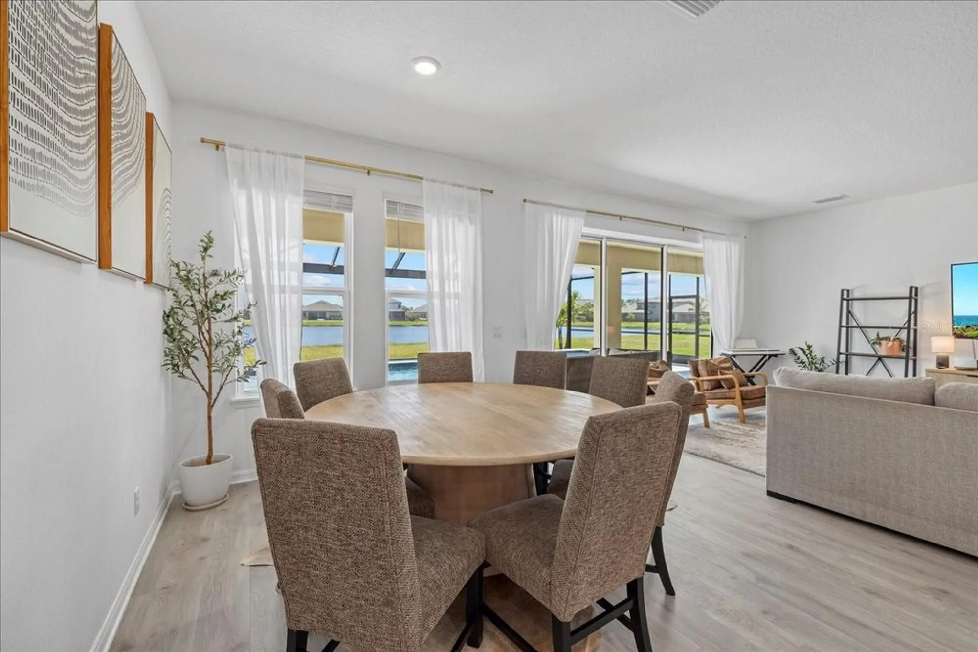 Property Slideshow image 12 of 52 | 4423 pond brook ct, Bradenton, FL, 34211