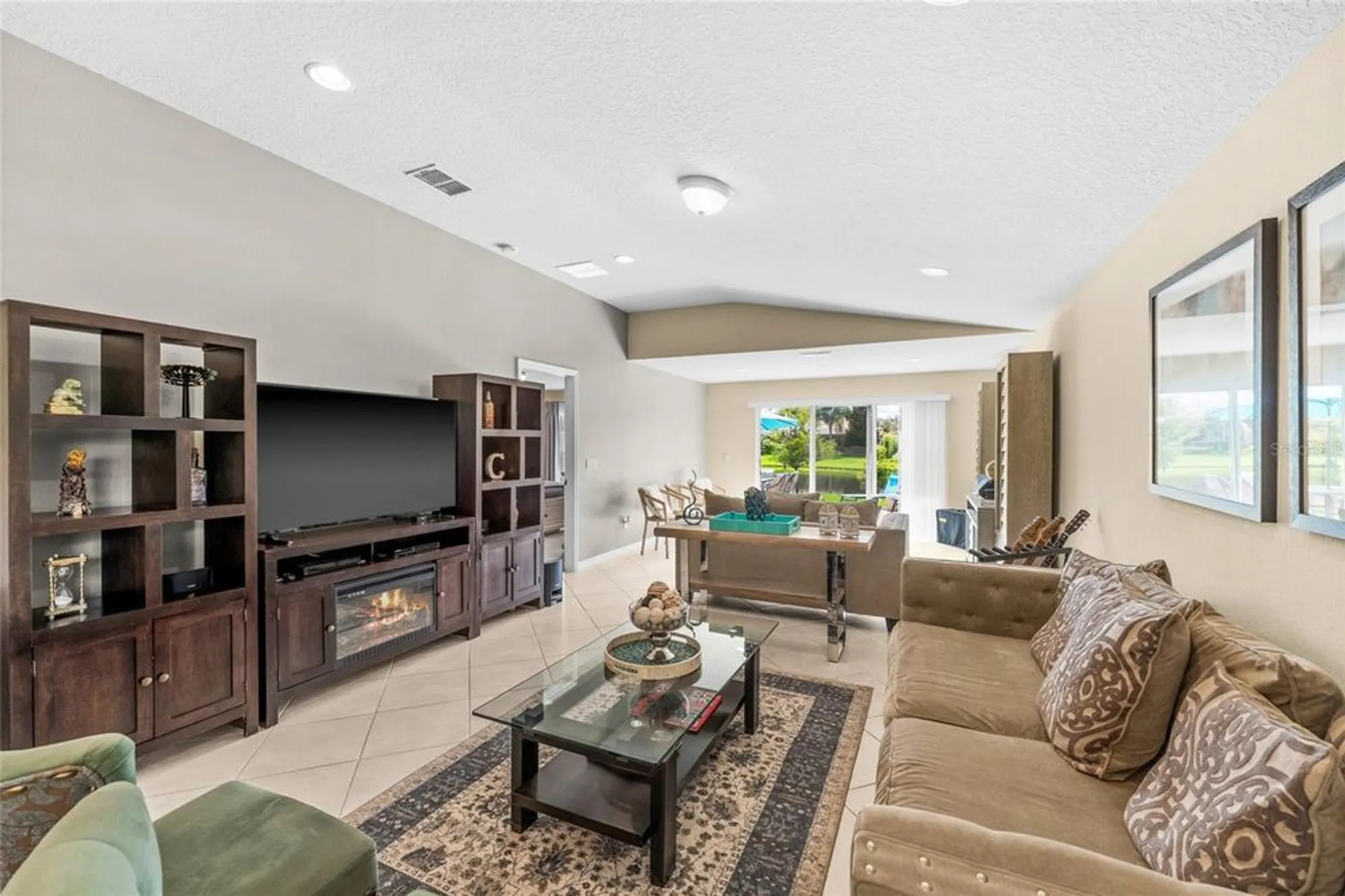 Property Slideshow image 10 of 72 | 12232 pescara ln, Orlando, FL, 32827