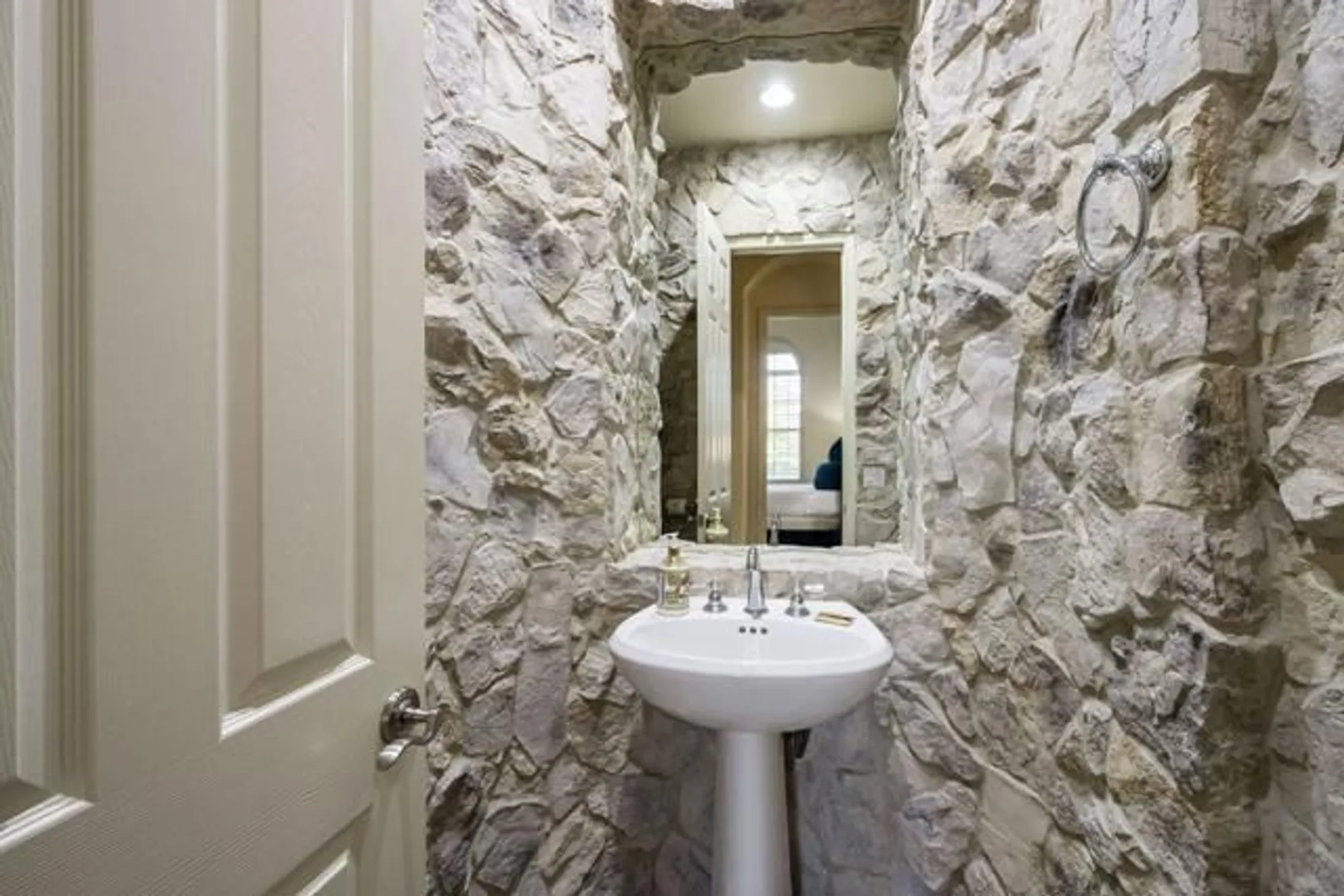 Property Slideshow image 19 of 36 | 81390 golf view dr, La Quinta, CA, 92253