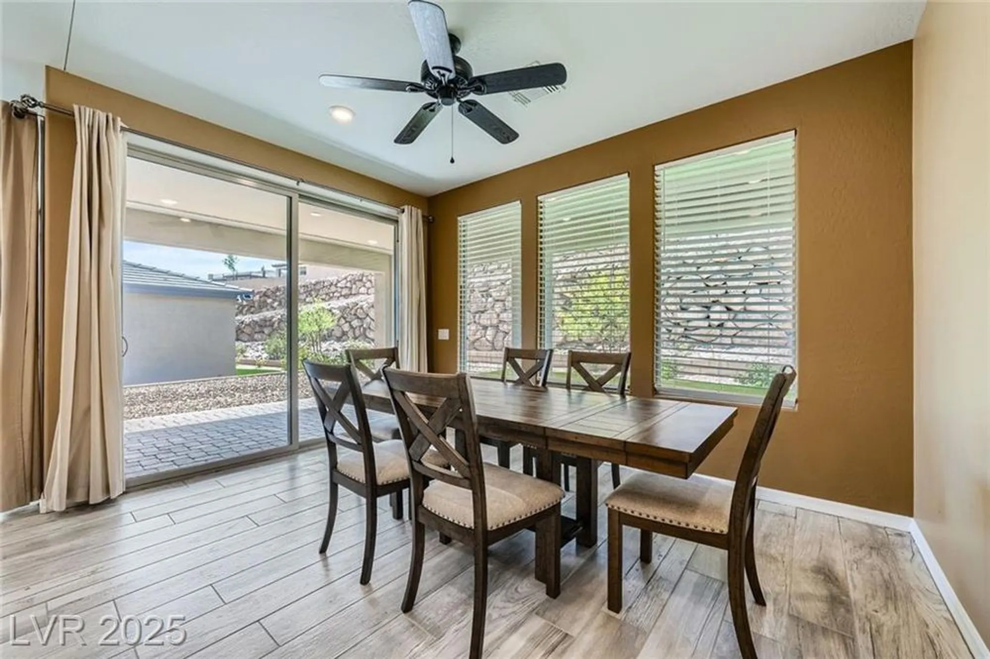 Property Slideshow image 15 of 36 | 243 sun glaze ave, Henderson, NV, 89011