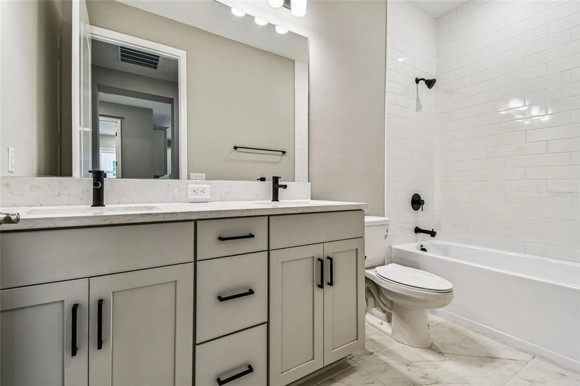 Property Slideshow image 21 of 43 | 18088 cherished loop, Lakewood Ranch, FL, 34211