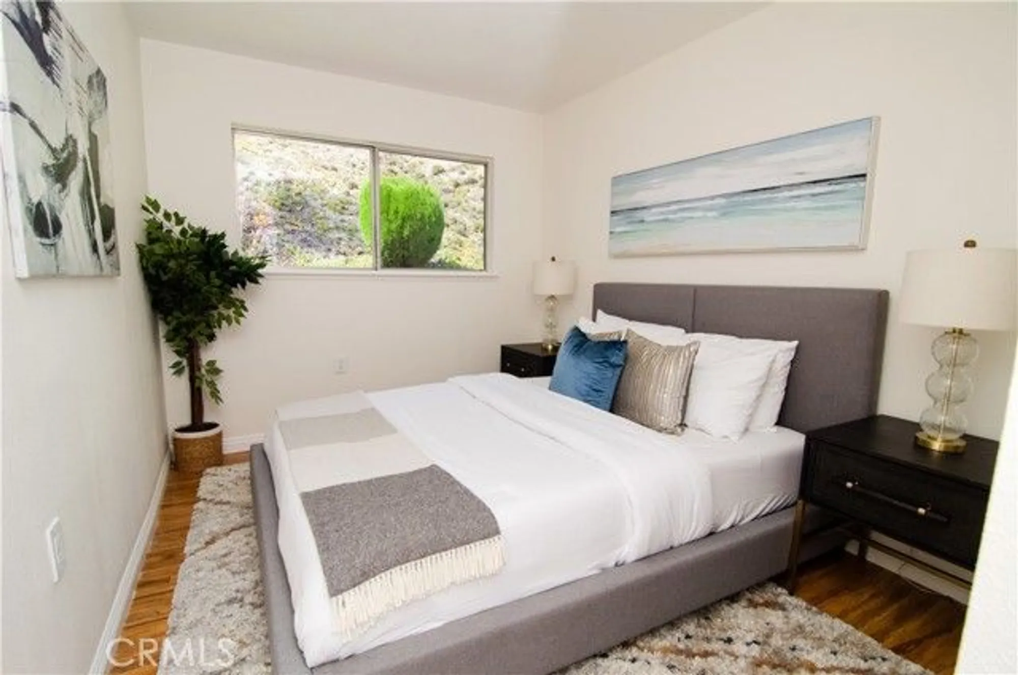 Property Slideshow image 33 of 44 | 26701 oak branch cir, Newhall, CA, 91321