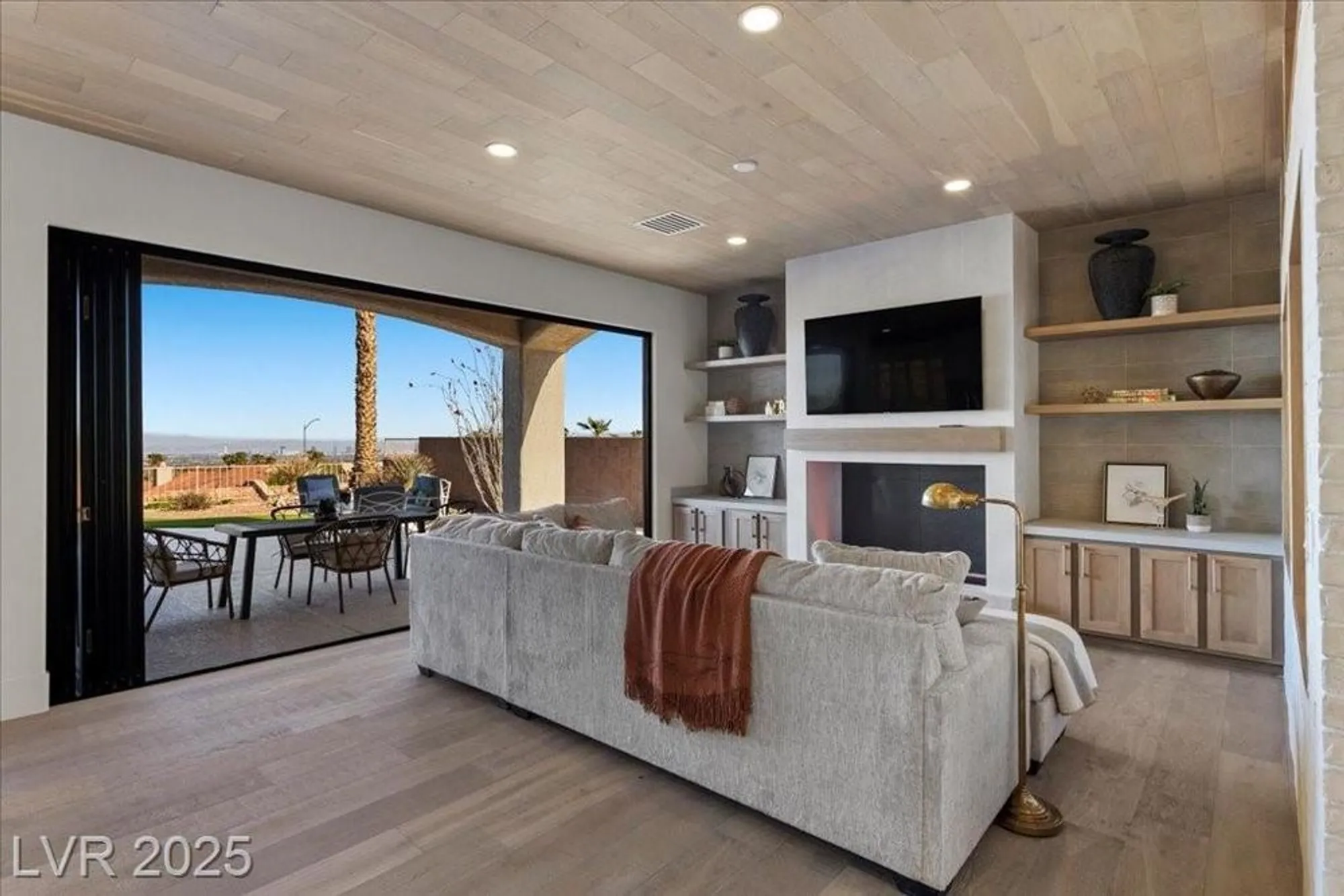 Property Slideshow image 14 of 78 | 2508 faiss dr, Las Vegas, NV, 89134