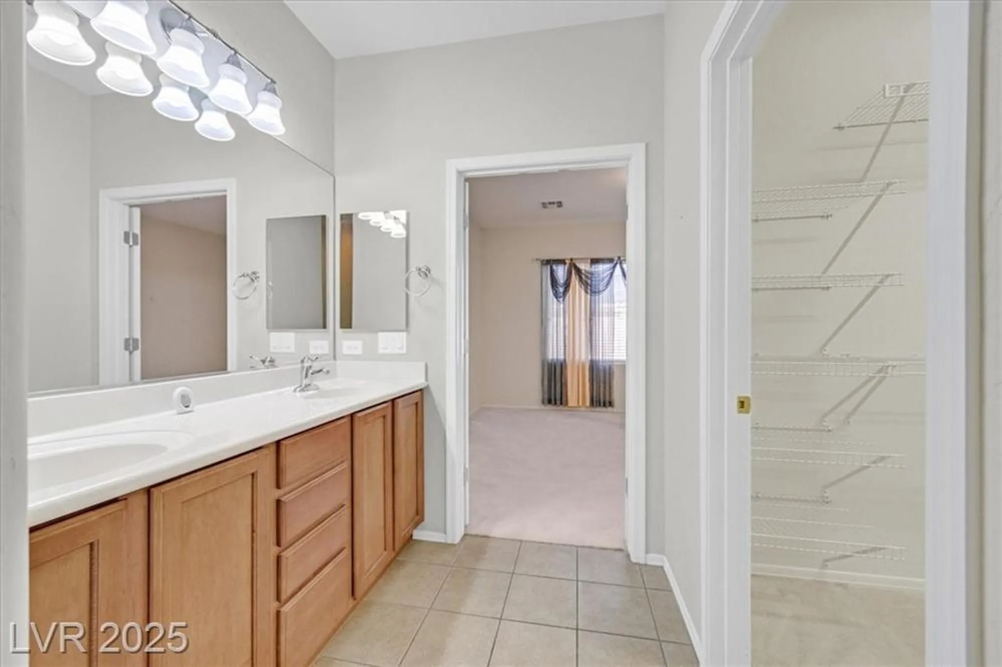 Property Slideshow image 15 of 39 | 6064 isola peak ave, Las Vegas, NV, 89122
