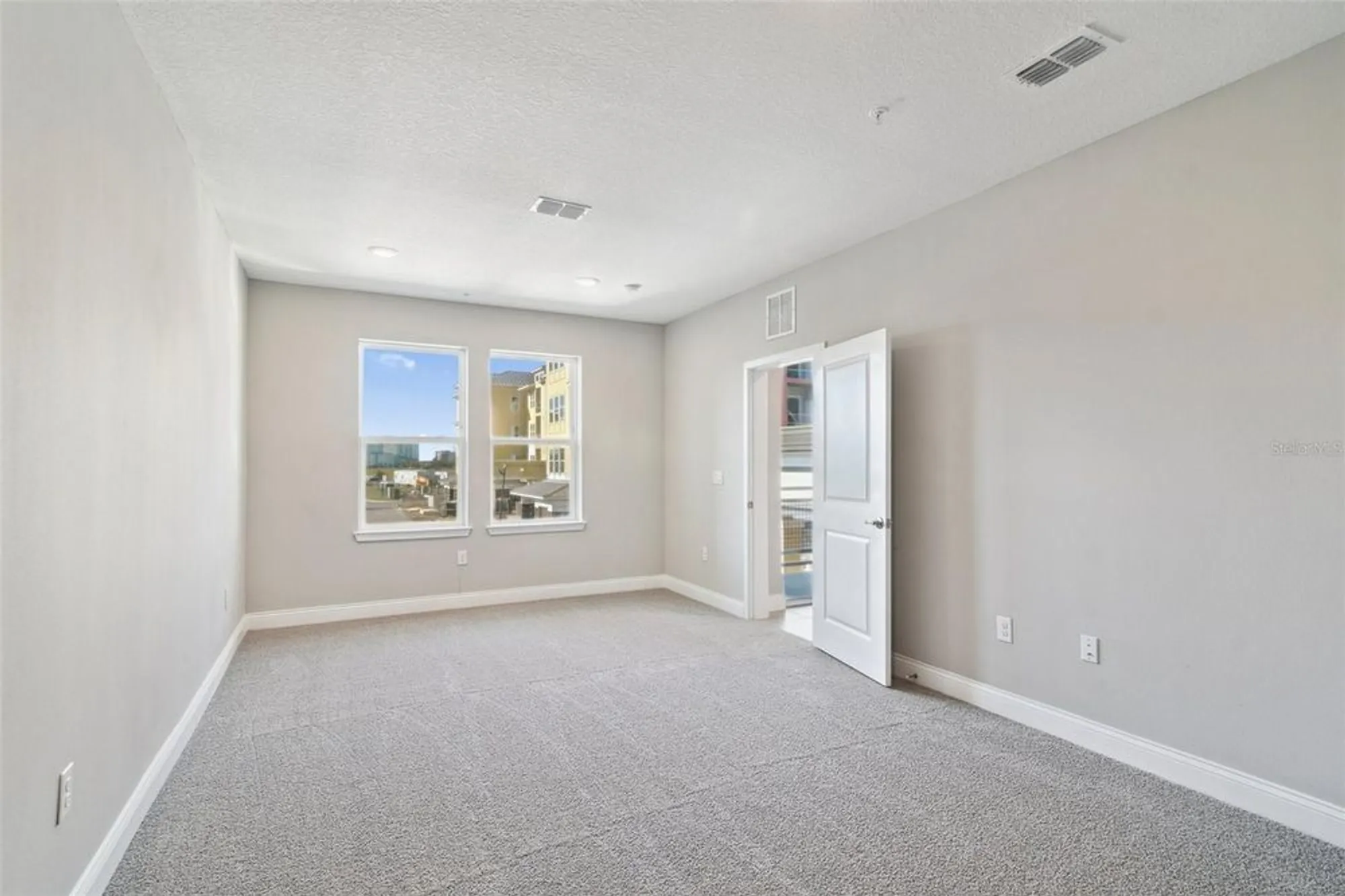 Property Slideshow image 7 of 25 | 7557 laureate blvd unit 6208, Orlando, FL, 32827