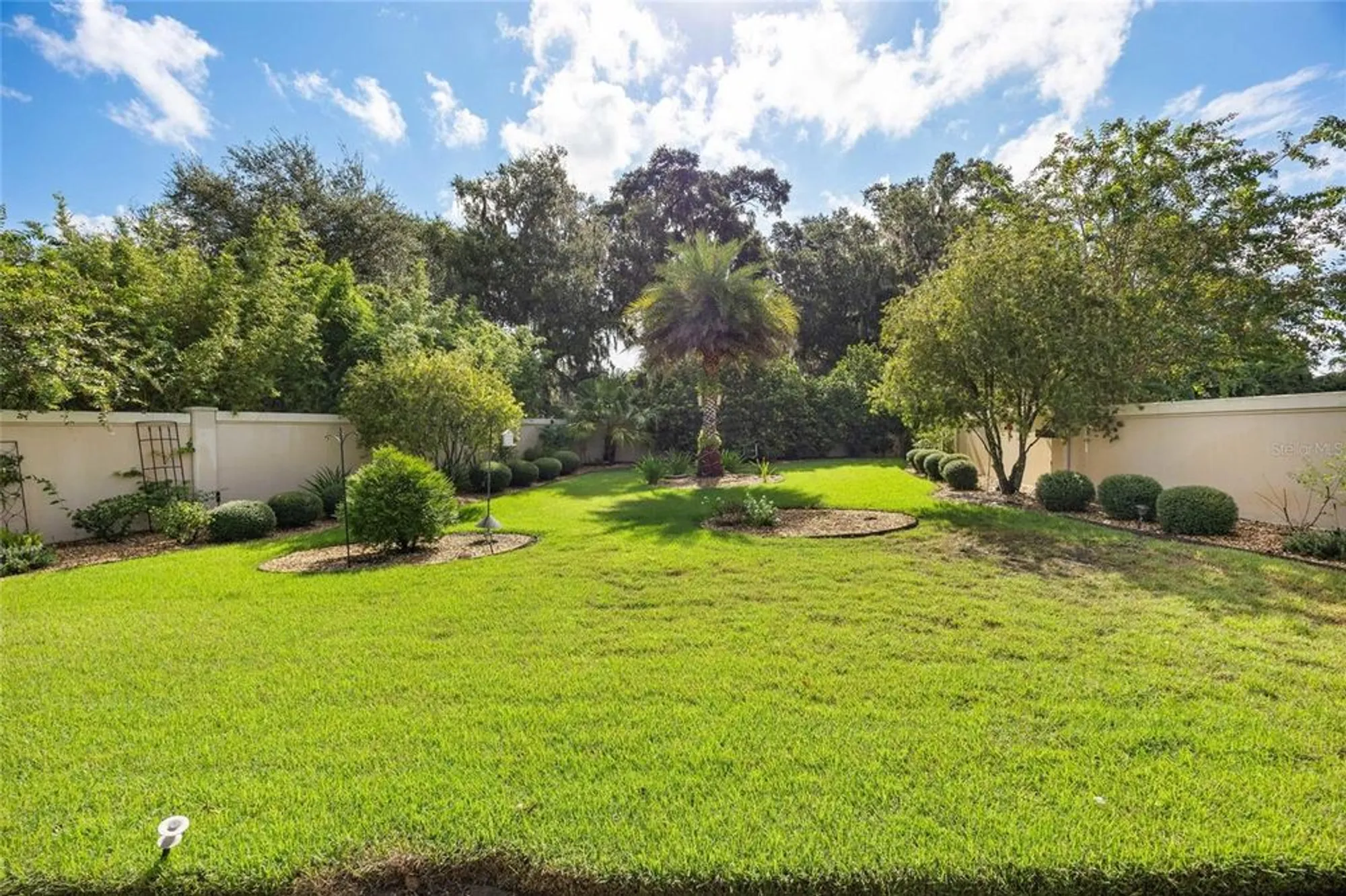 Property Slideshow image 5 of 37 | 431 jarquin way, The Villages, FL, 32162