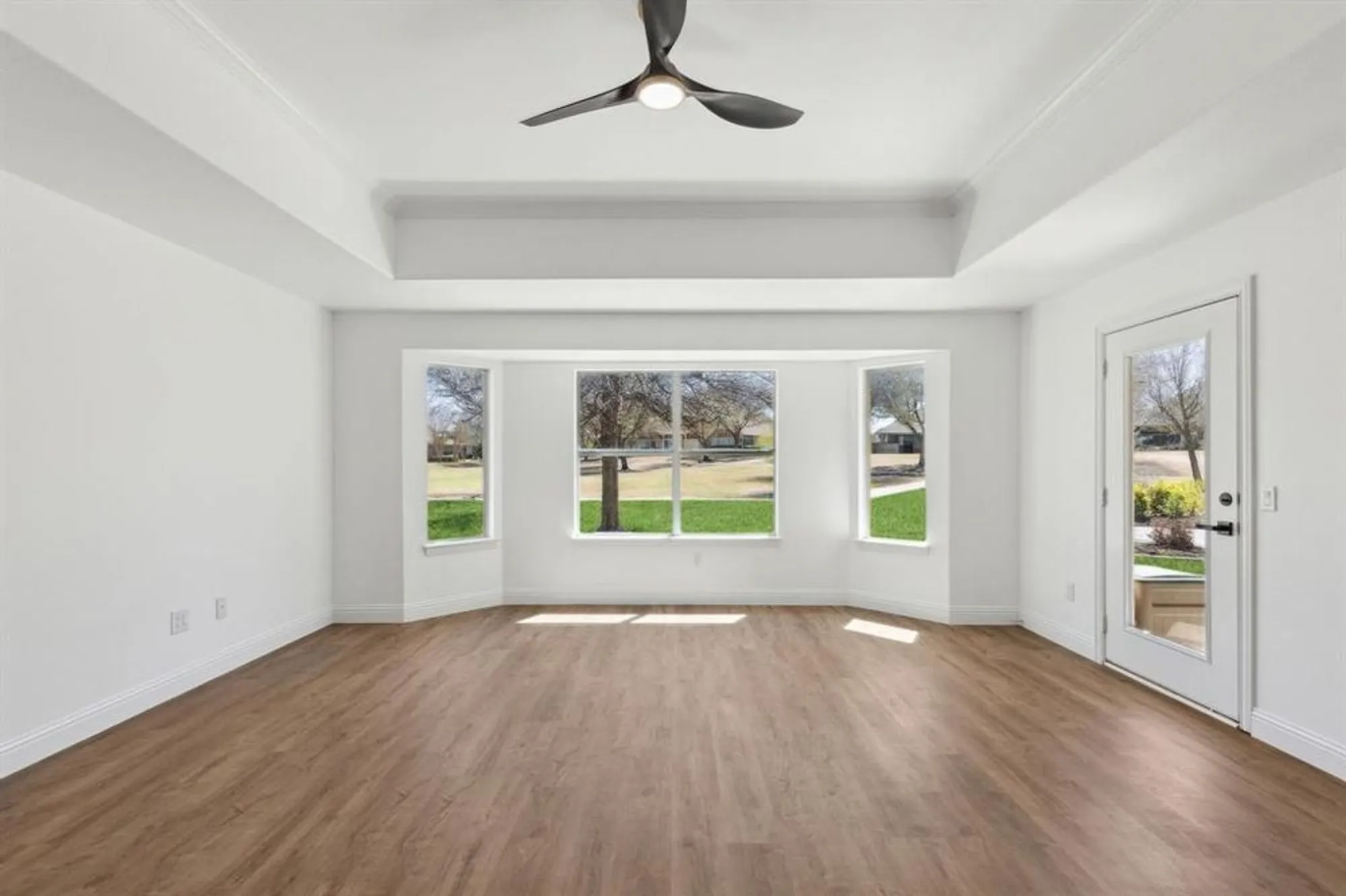 Property Slideshow image 18 of 40 | 9913 hanford dr, Denton, TX, 76207