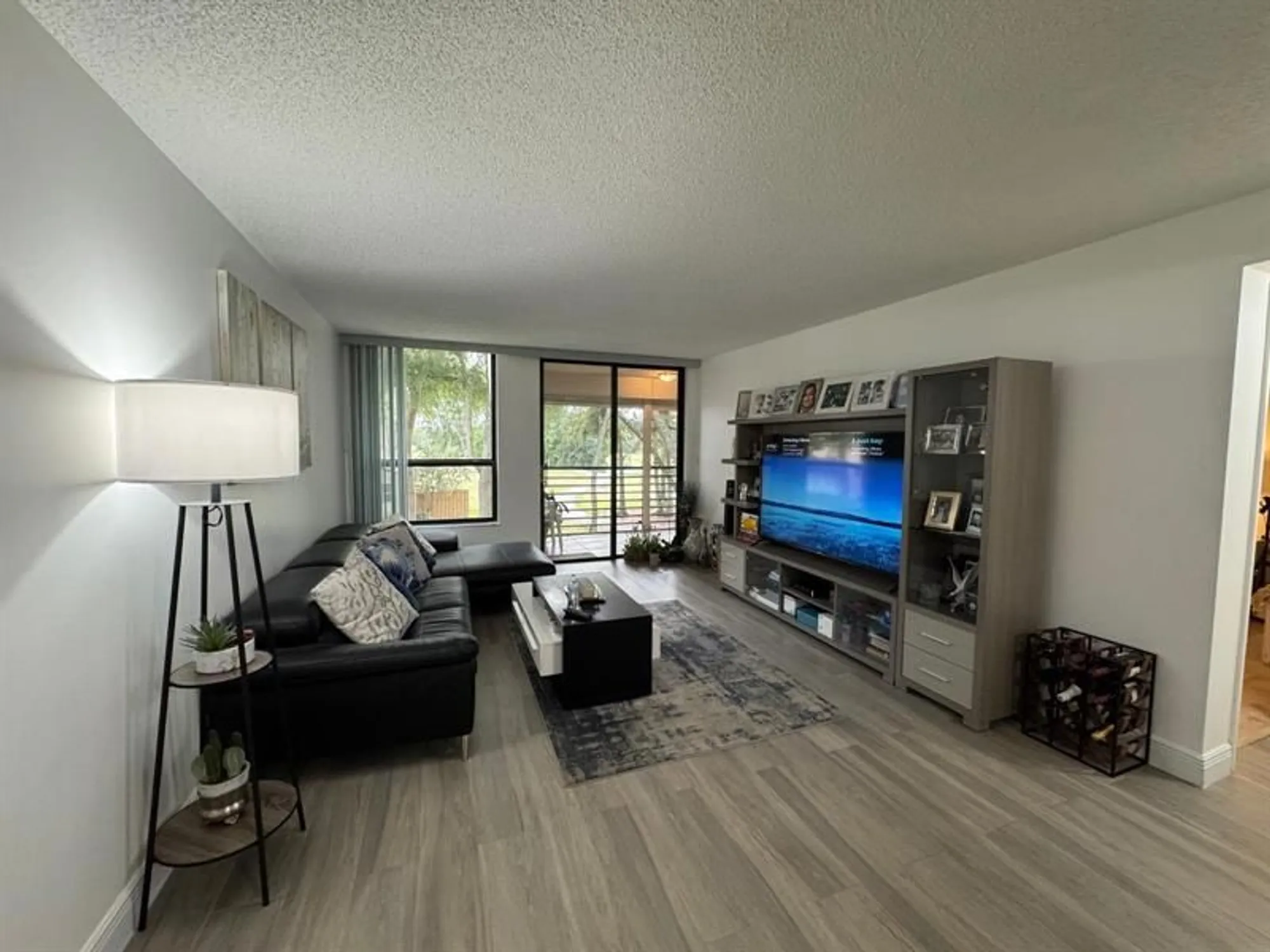 Property Slideshow image 9 of 40 | 6701 n university dr apt 216, Tamarac, FL, 33321