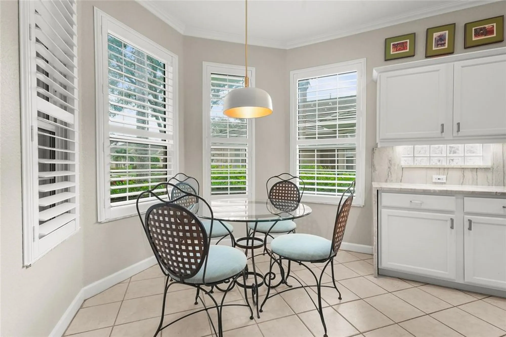Property Slideshow image 17 of 54 | 4840 lakescene pl, Sarasota, FL, 34243