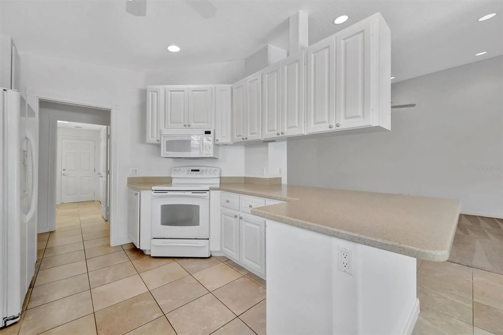 Property Slideshow image 10 of 51 | 5955 benevento dr, Sarasota, FL, 34238