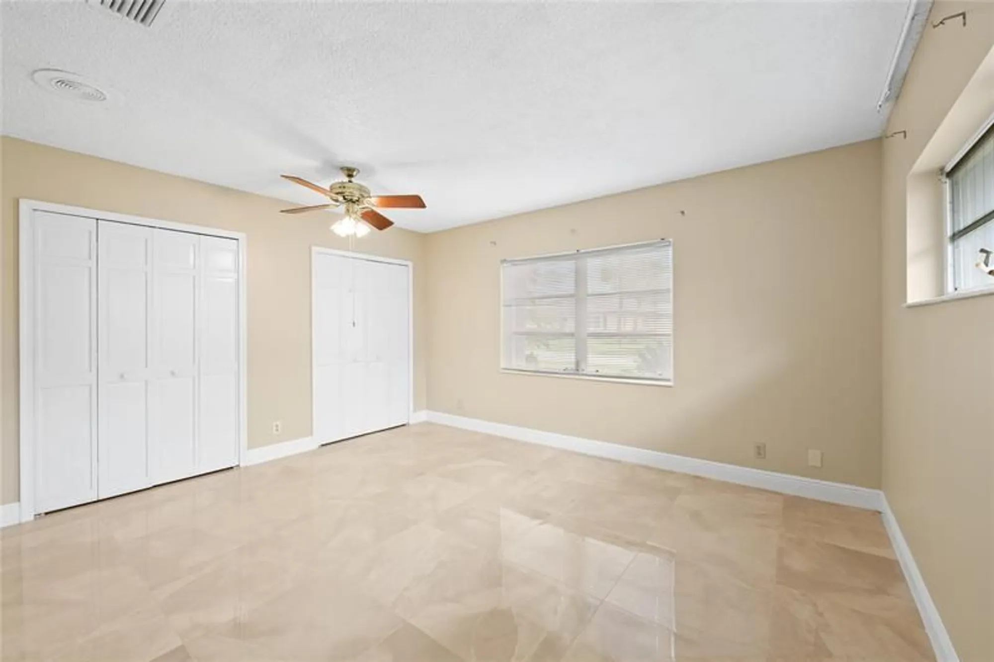 Property Slideshow image 17 of 43 | 10911 greentrail dr, Boynton Beach, FL, 33436