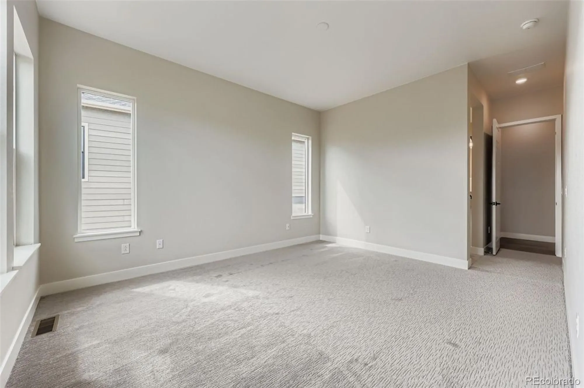 Property Slideshow image 14 of 39 | 2165 grayside cir, Castle Rock, CO, 80109