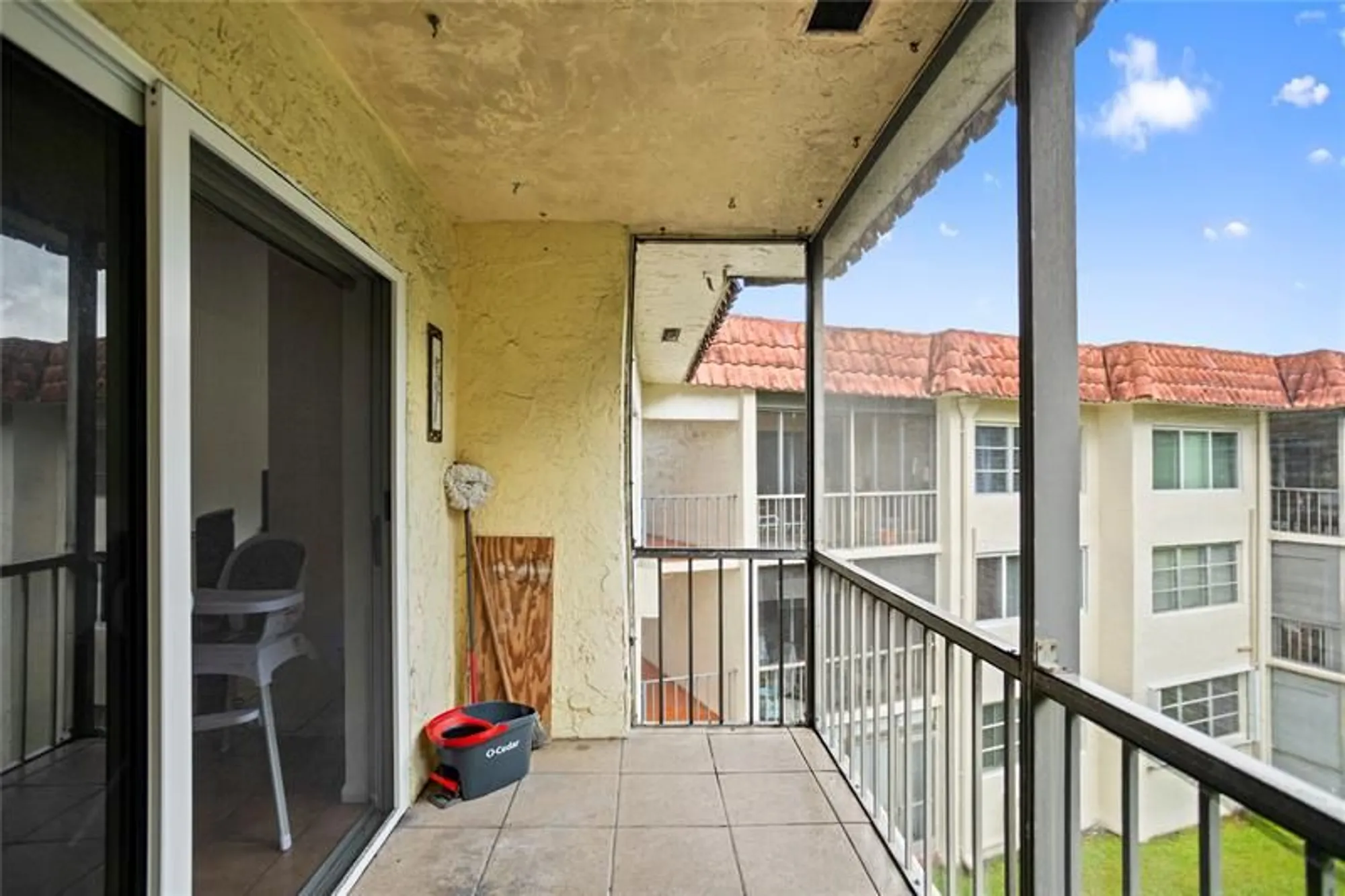 Property Slideshow image 30 of 44 | 8990 s hollybrook blvd 305, Pembroke Pines, FL, 33025