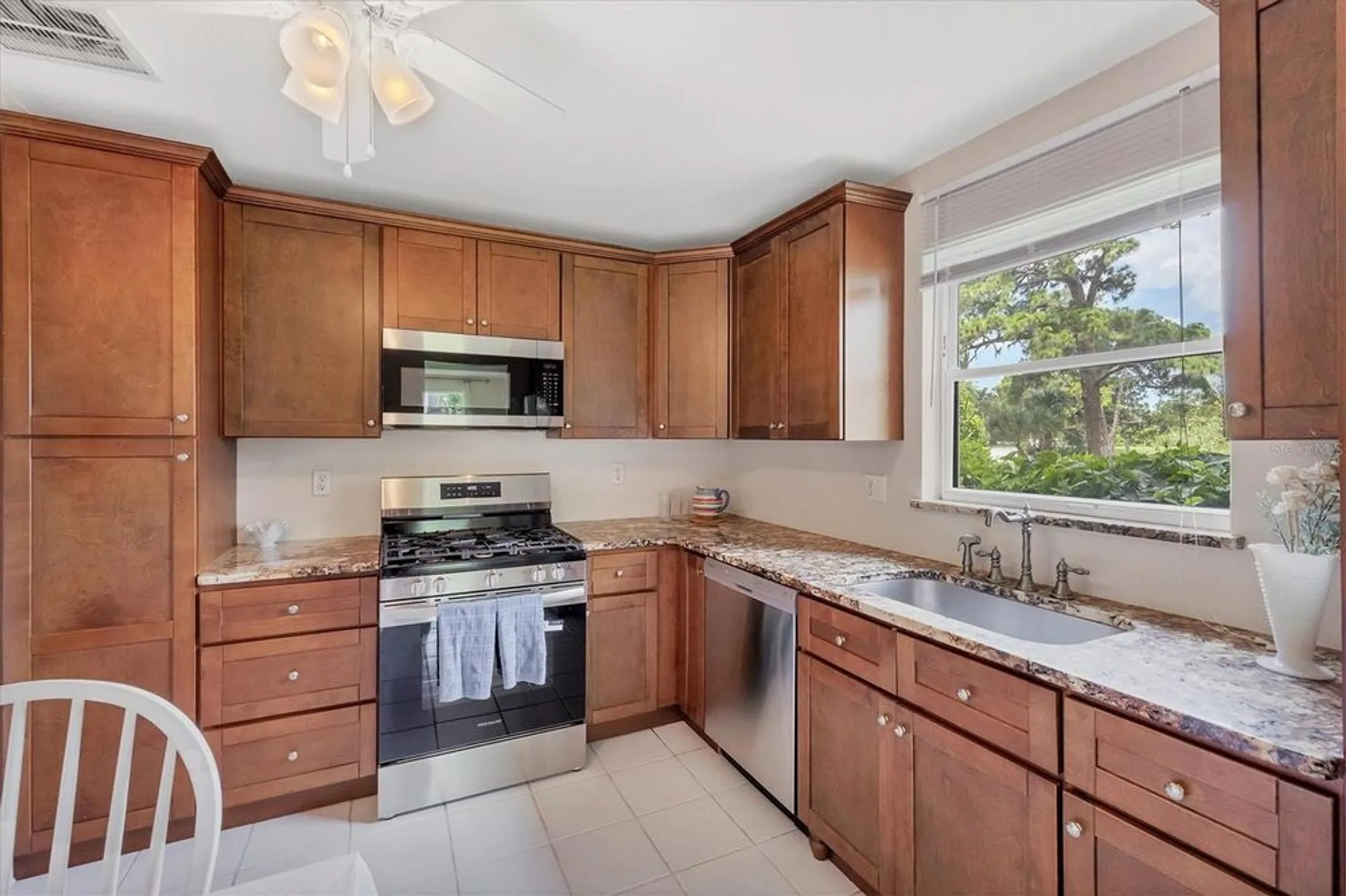 Property Slideshow image 11 of 41 | 6188 80th st n unit 102, St Petersburg, FL, 33709