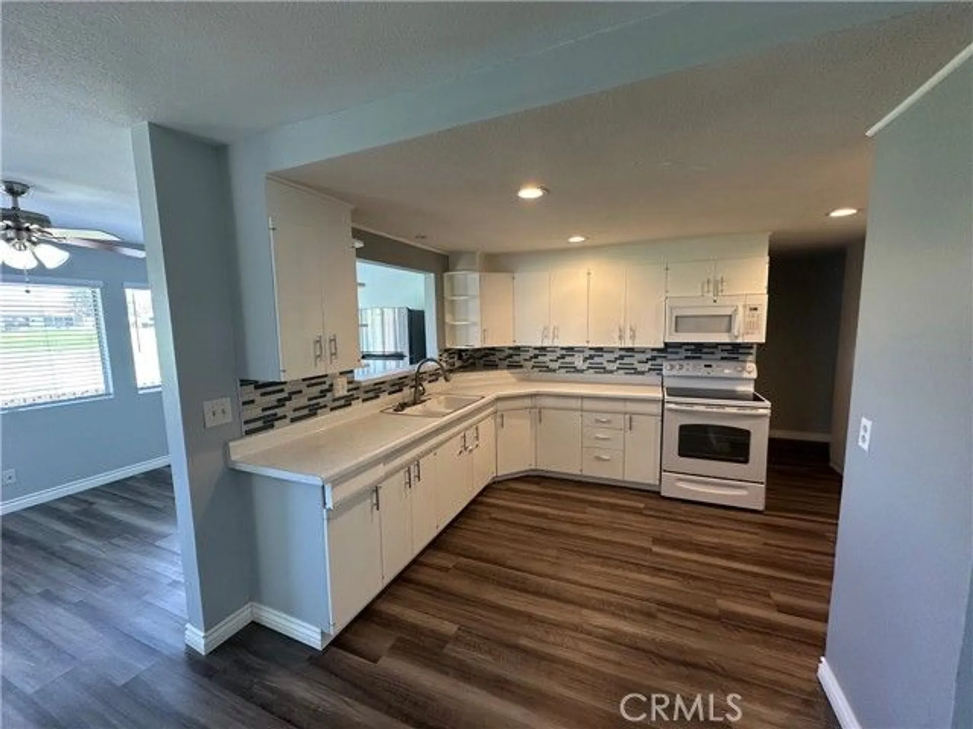 Property Slideshow image 7 of 19 | 410 panorama dr, Hemet, CA, 92543