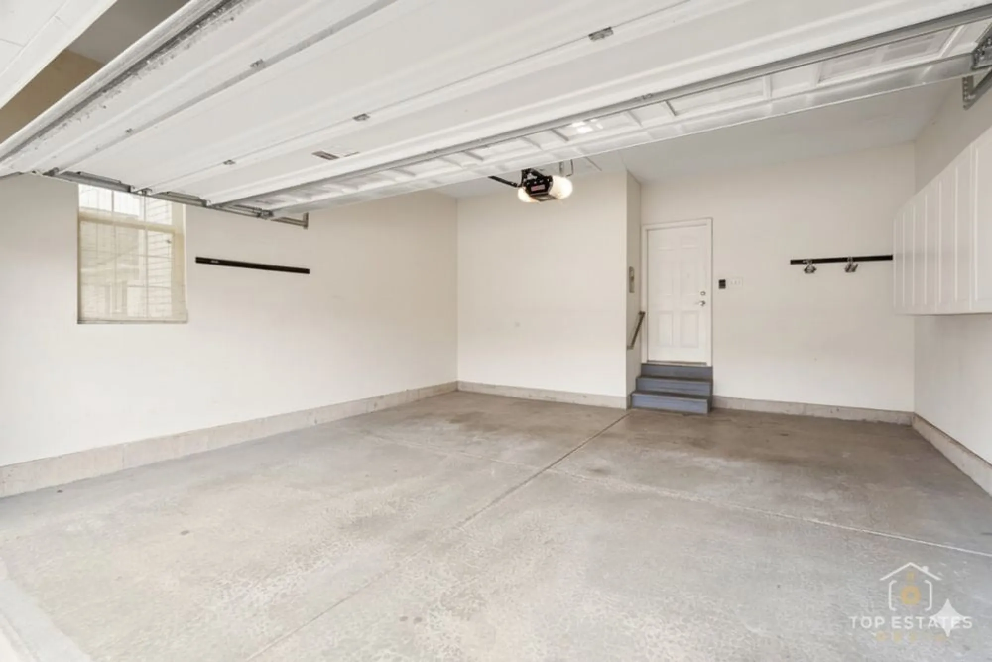 Property Slideshow image 31 of 43 | 1039 riviera dr # 1039, Elgin, IL, 60124