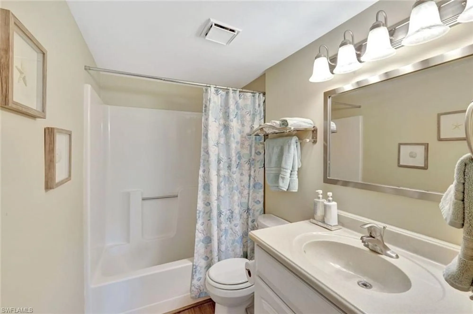 Property Slideshow image 10 of 19 | 7406 lake breeze dr apt 314, Fort Myers, FL, 33907