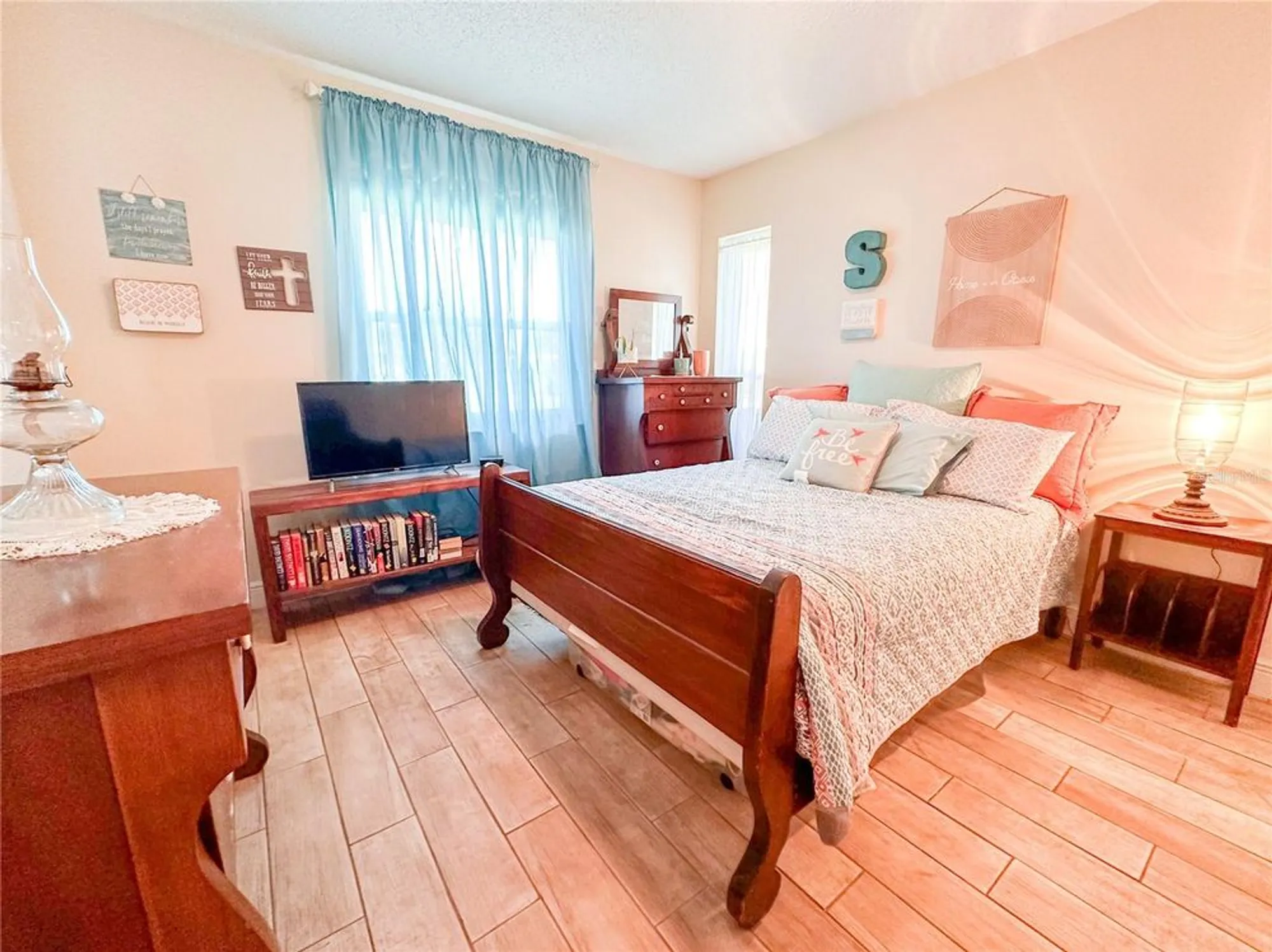 Property Slideshow image 19 of 27 | 216 gloucester blvd # 216, Sun City Center, FL, 33573