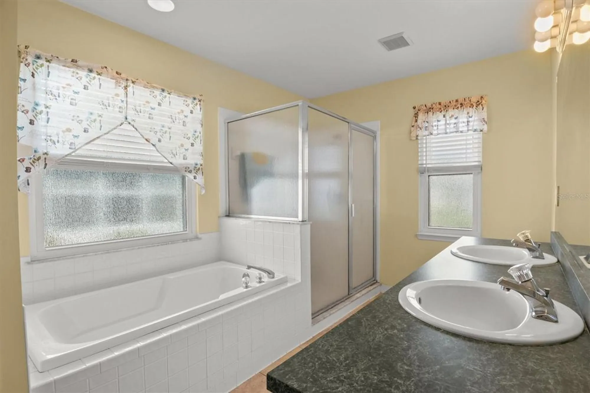 Property Slideshow image 14 of 50 | 3215 e pebble creek dr, Avon Park, FL, 33825