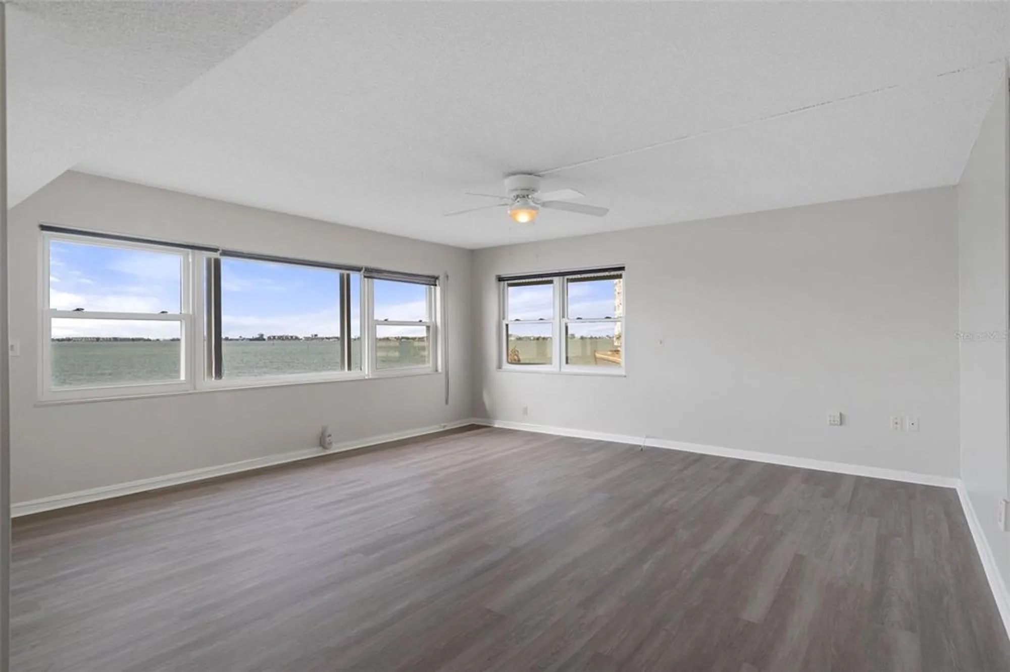 Property Slideshow image 11 of 49 | 5980 shore blvd 312, Gulfport, FL, 33707