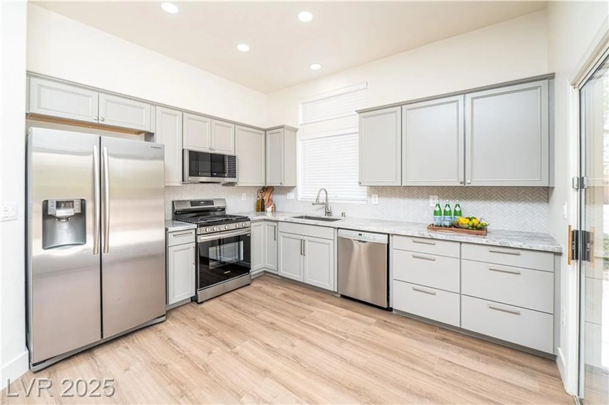 Property Slideshow image 6 of 37 | 10301 coal creek pl, Las Vegas, NV, 89134