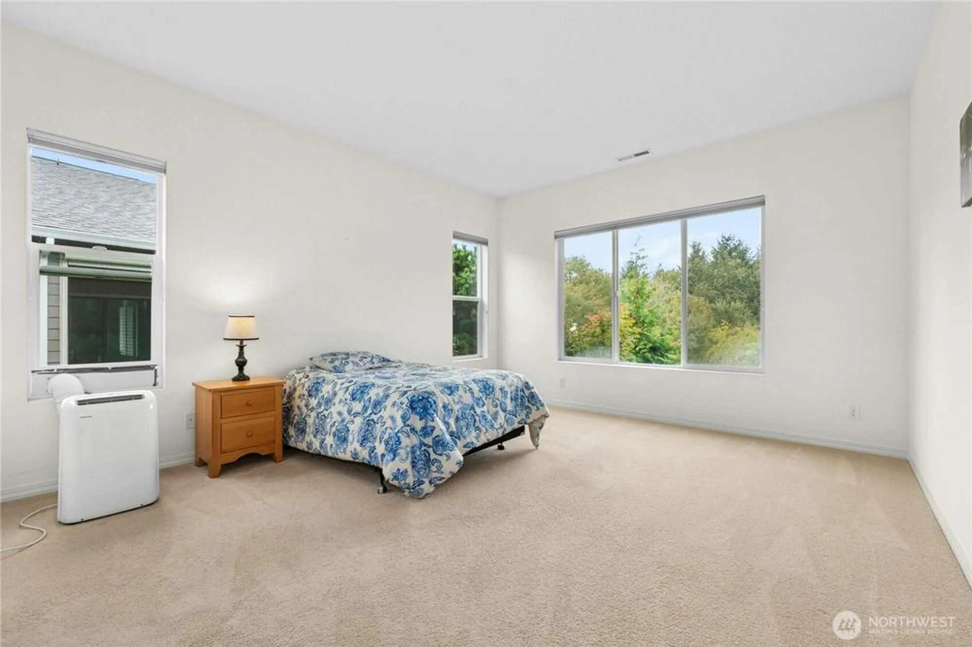 Property Slideshow image 17 of 38 | 5206 waldron dr, Lacey, WA, 98516