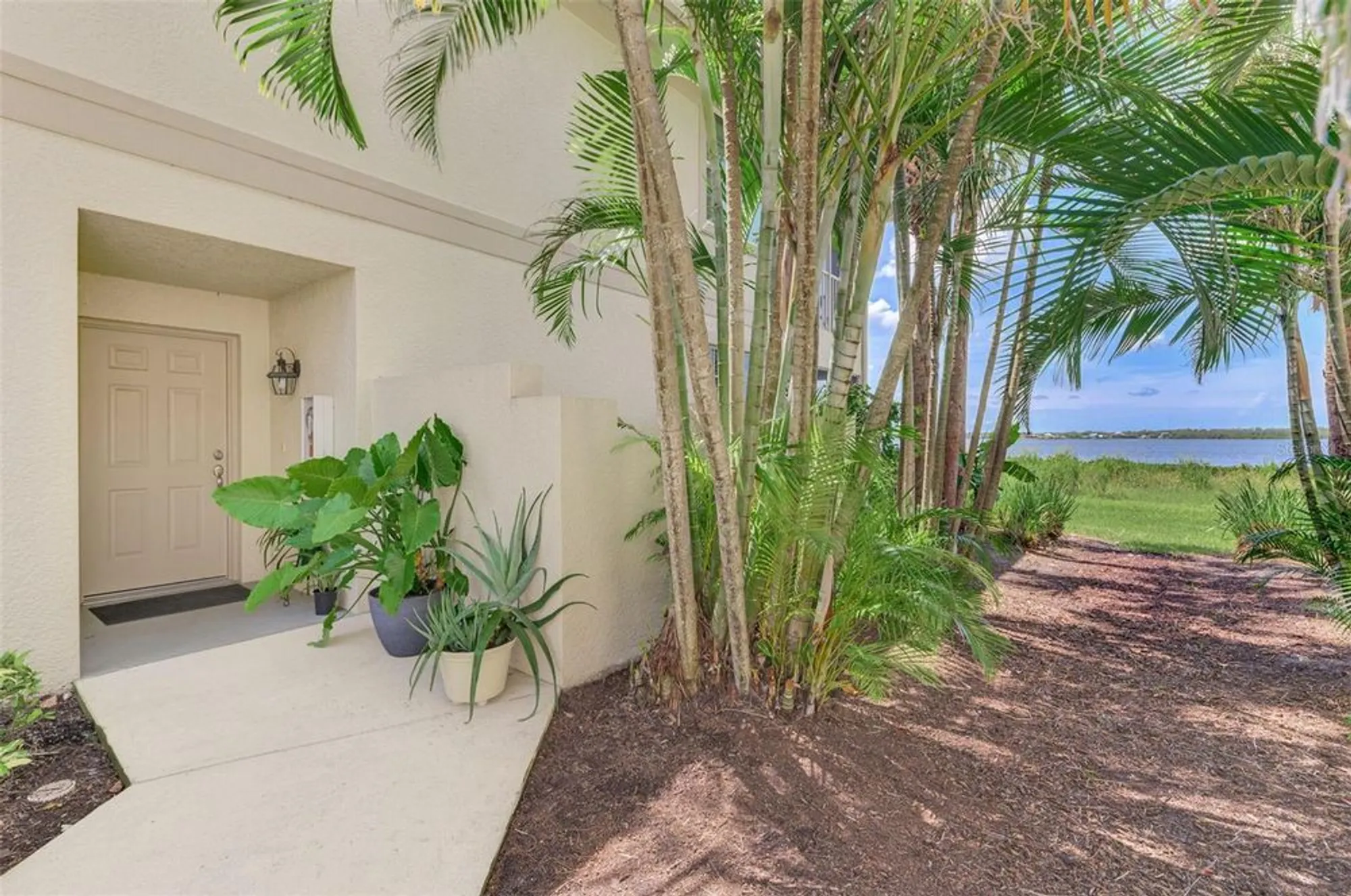 Property Slideshow image 9 of 81 | 4620 club dr unit 102, Port Charlotte, FL, 33953